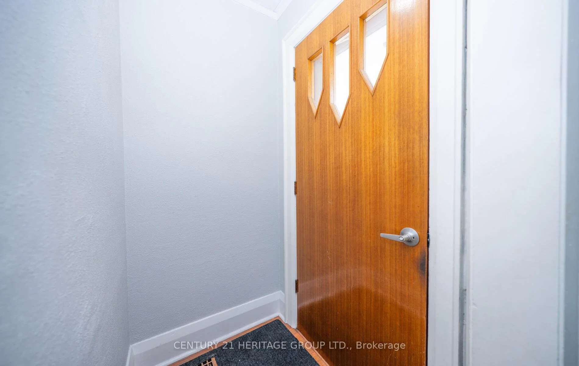 Photo 14 of 203 Hibbert Avenue, Oshawa, Vanier — HOMEH