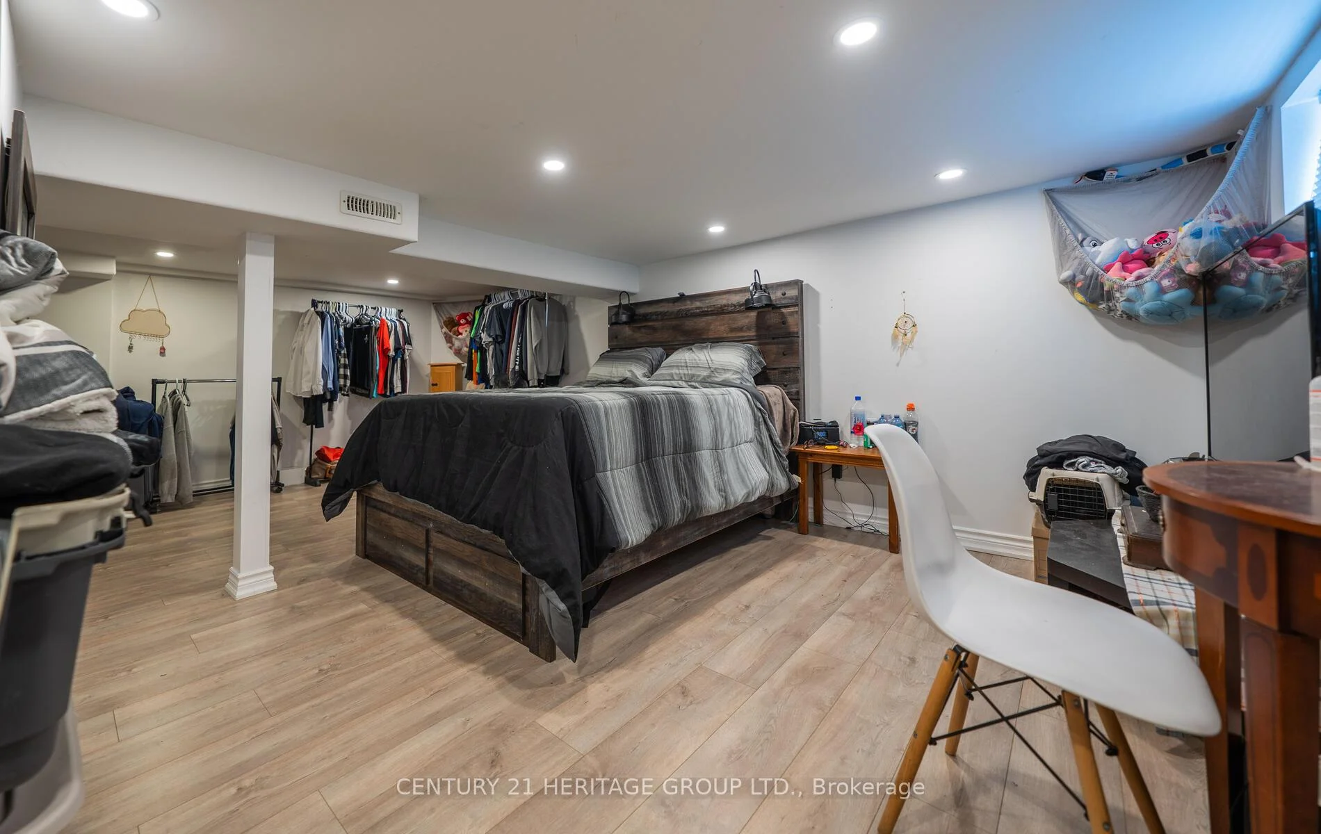 Photo 52 of 203 Hibbert Avenue, Oshawa, Vanier — HOMEH