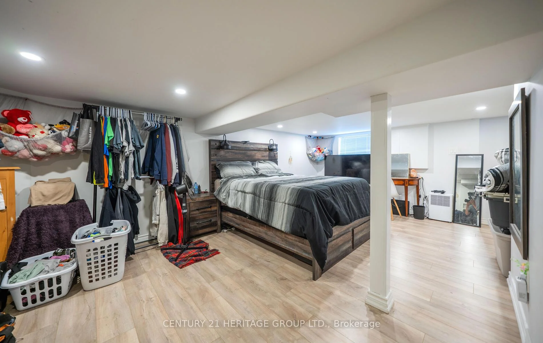 Photo 54 of 203 Hibbert Avenue, Oshawa, Vanier — HOMEH