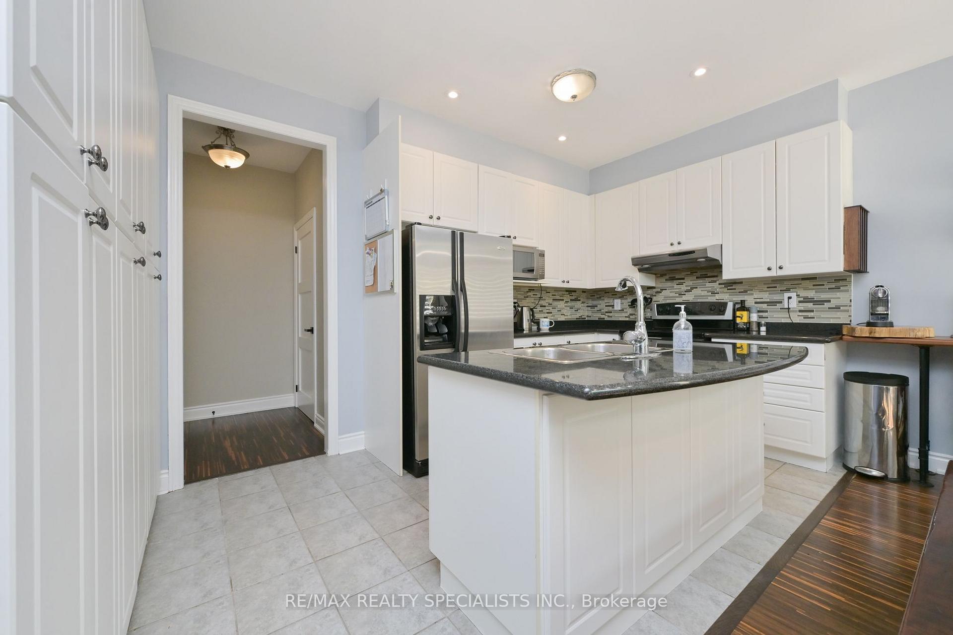 Photo 5 of 5424 Greer Drive, Burlington, Orchard — HOMEH