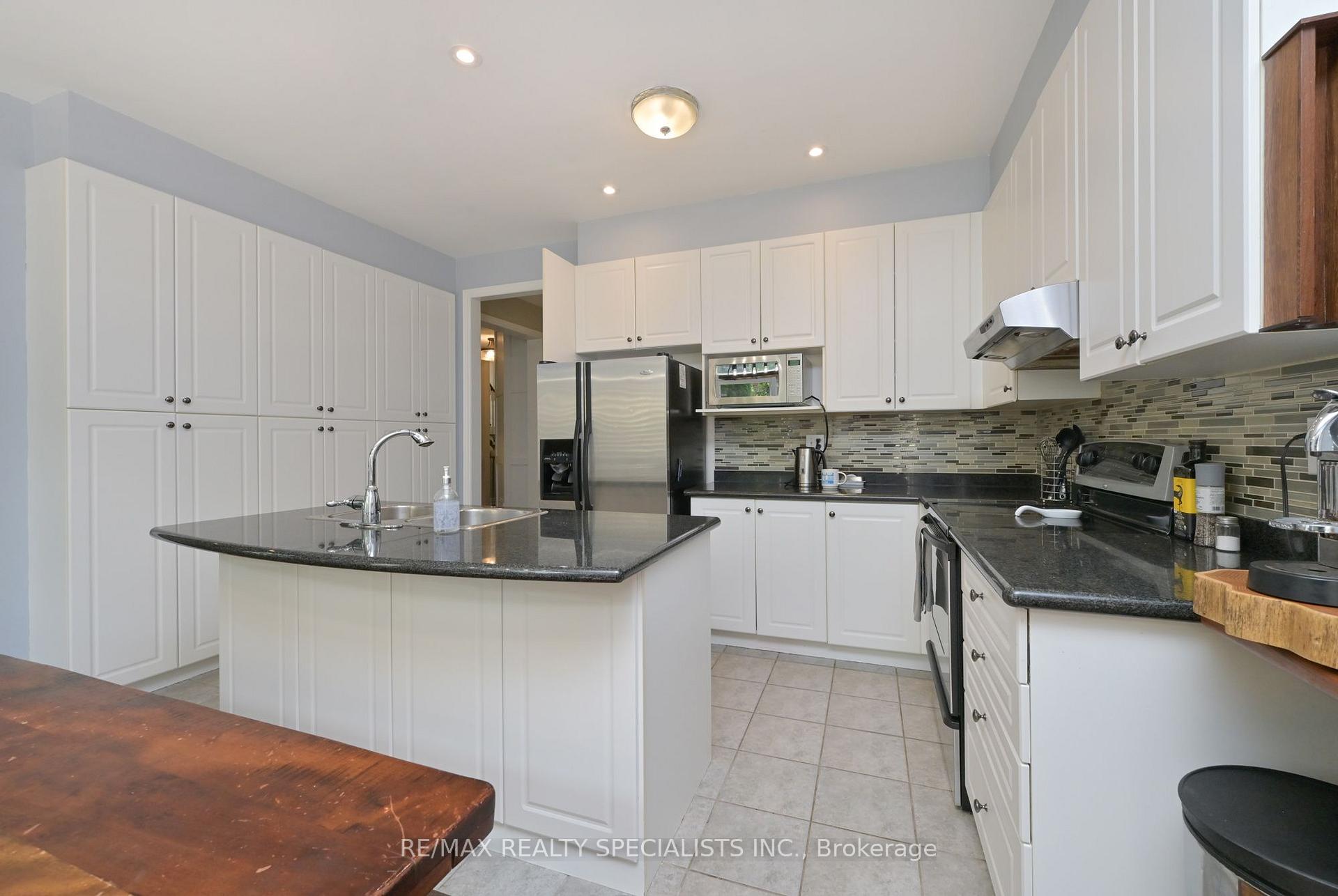 Photo 6 of 5424 Greer Drive, Burlington, Orchard — HOMEH