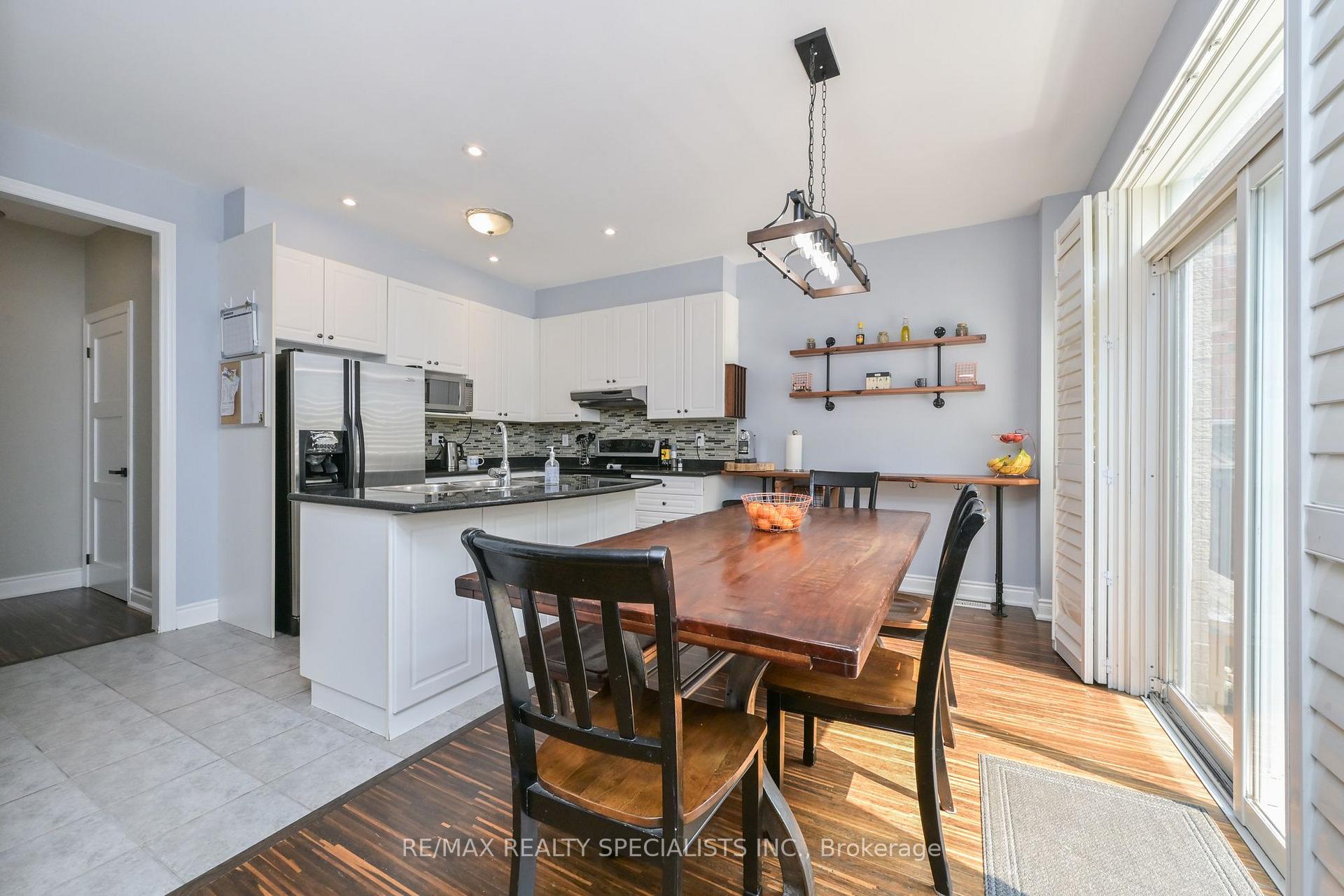 Photo 8 of 5424 Greer Drive, Burlington, Orchard — HOMEH
