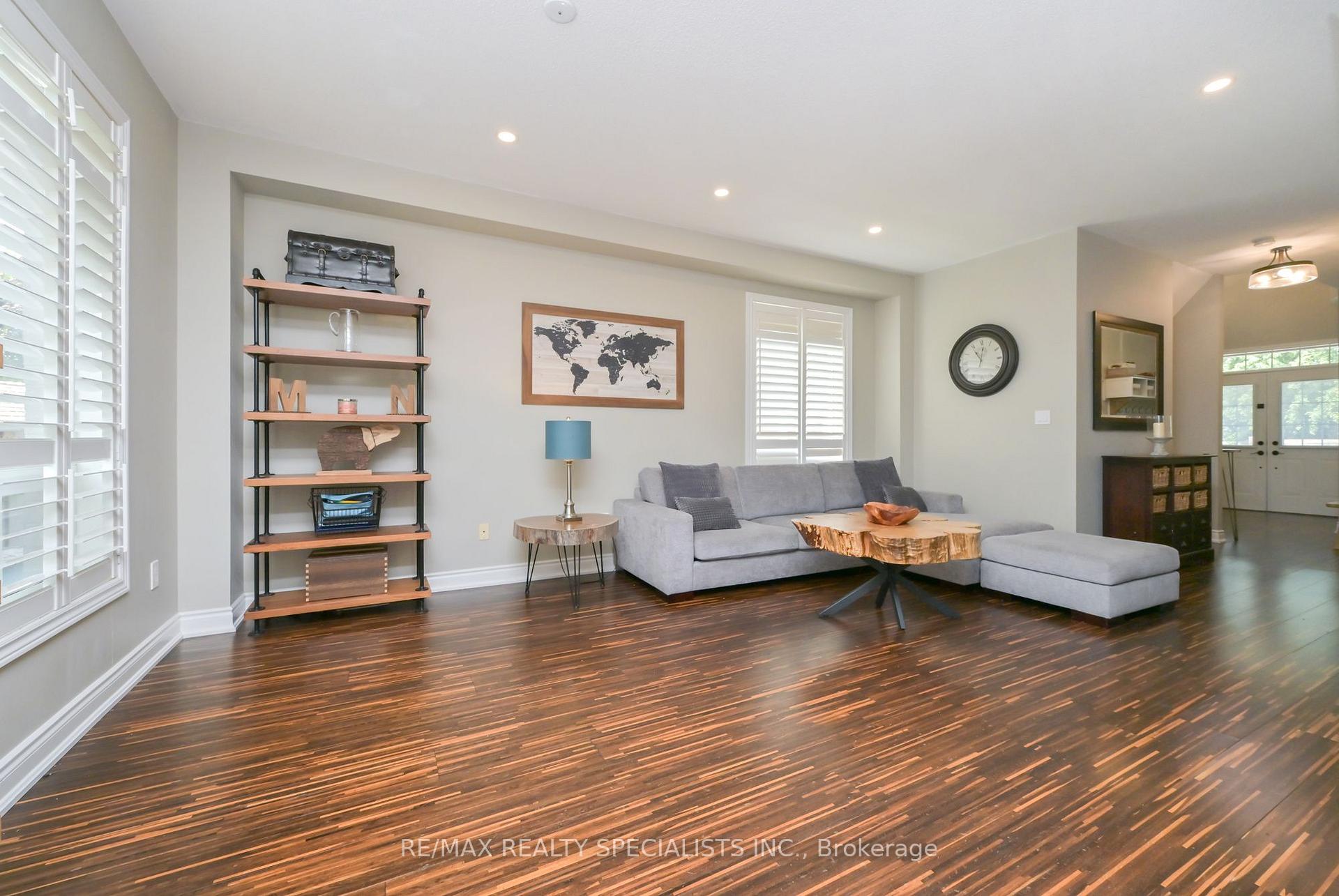 Photo 9 of 5424 Greer Drive, Burlington, Orchard — HOMEH