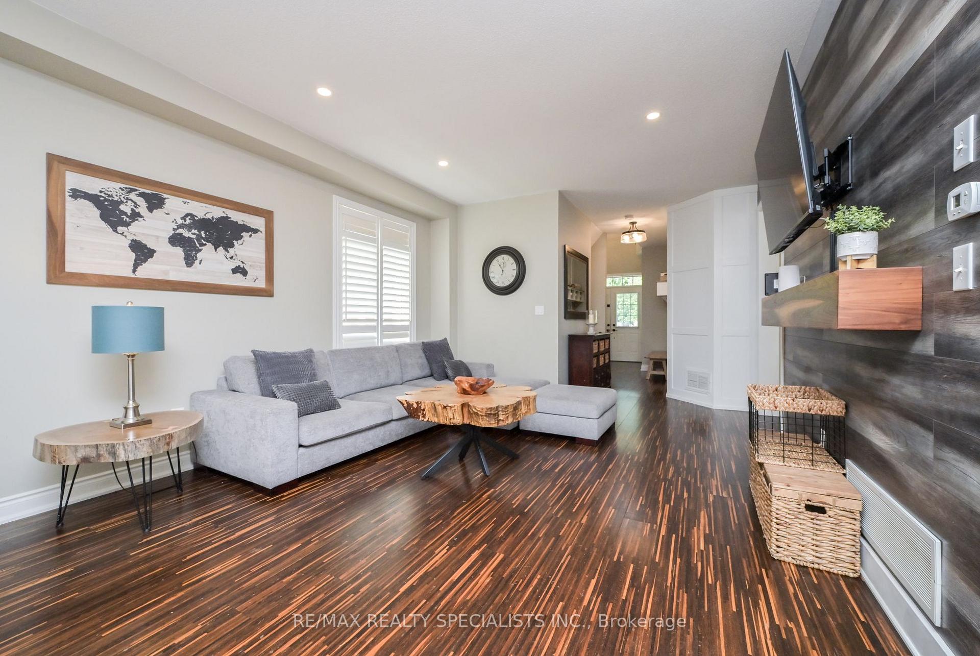 Photo 12 of 5424 Greer Drive, Burlington, Orchard — HOMEH