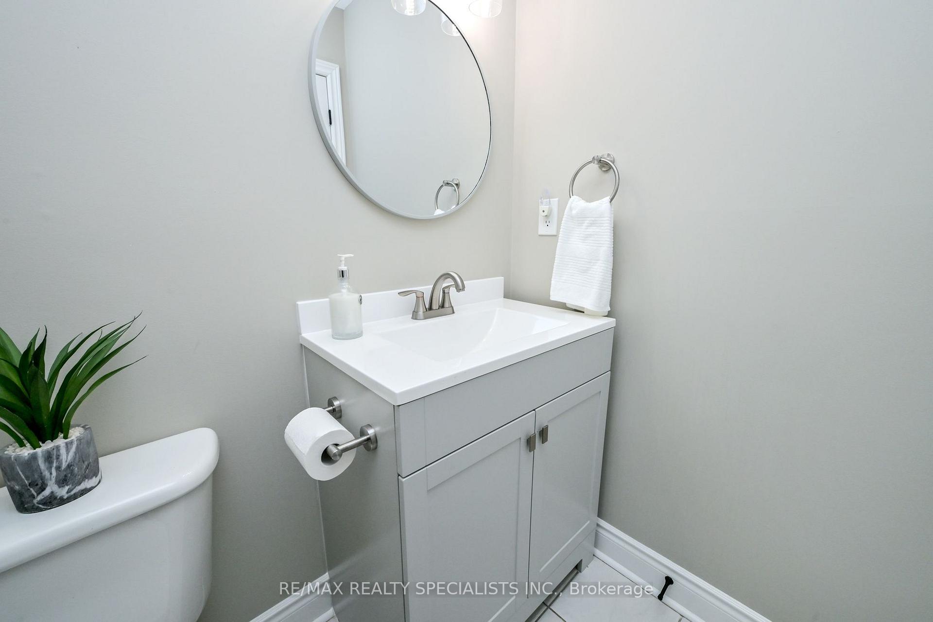 Photo 13 of 5424 Greer Drive, Burlington, Orchard — HOMEH