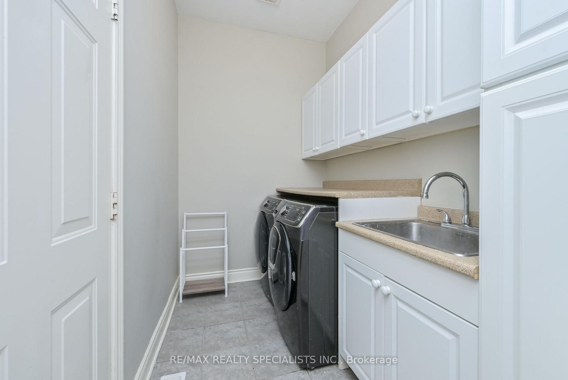 Photo 14 of 5424 Greer Drive, Burlington, Orchard — HOMEH