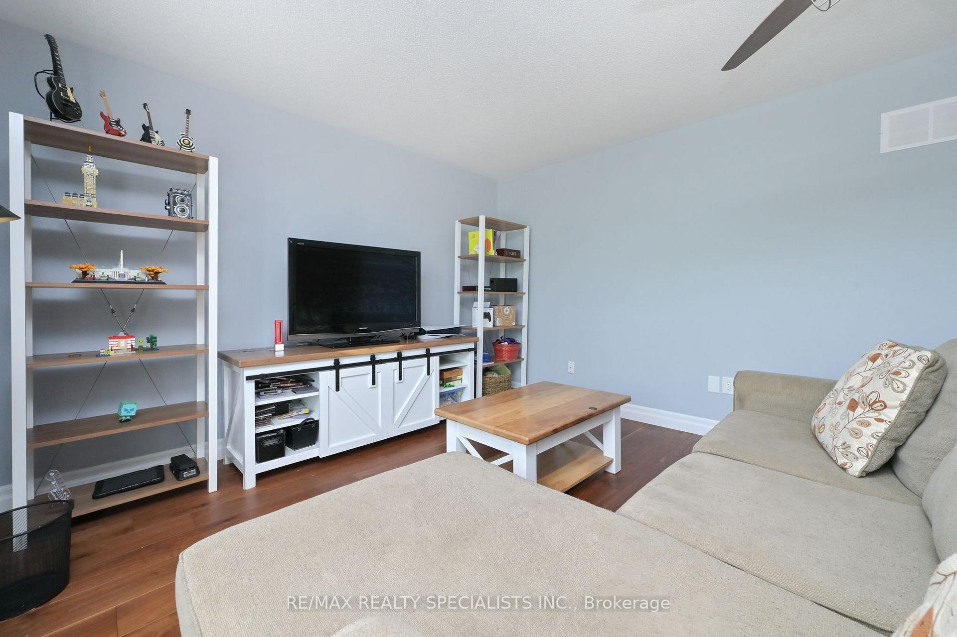 Photo 20 of 5424 Greer Drive, Burlington, Orchard — HOMEH