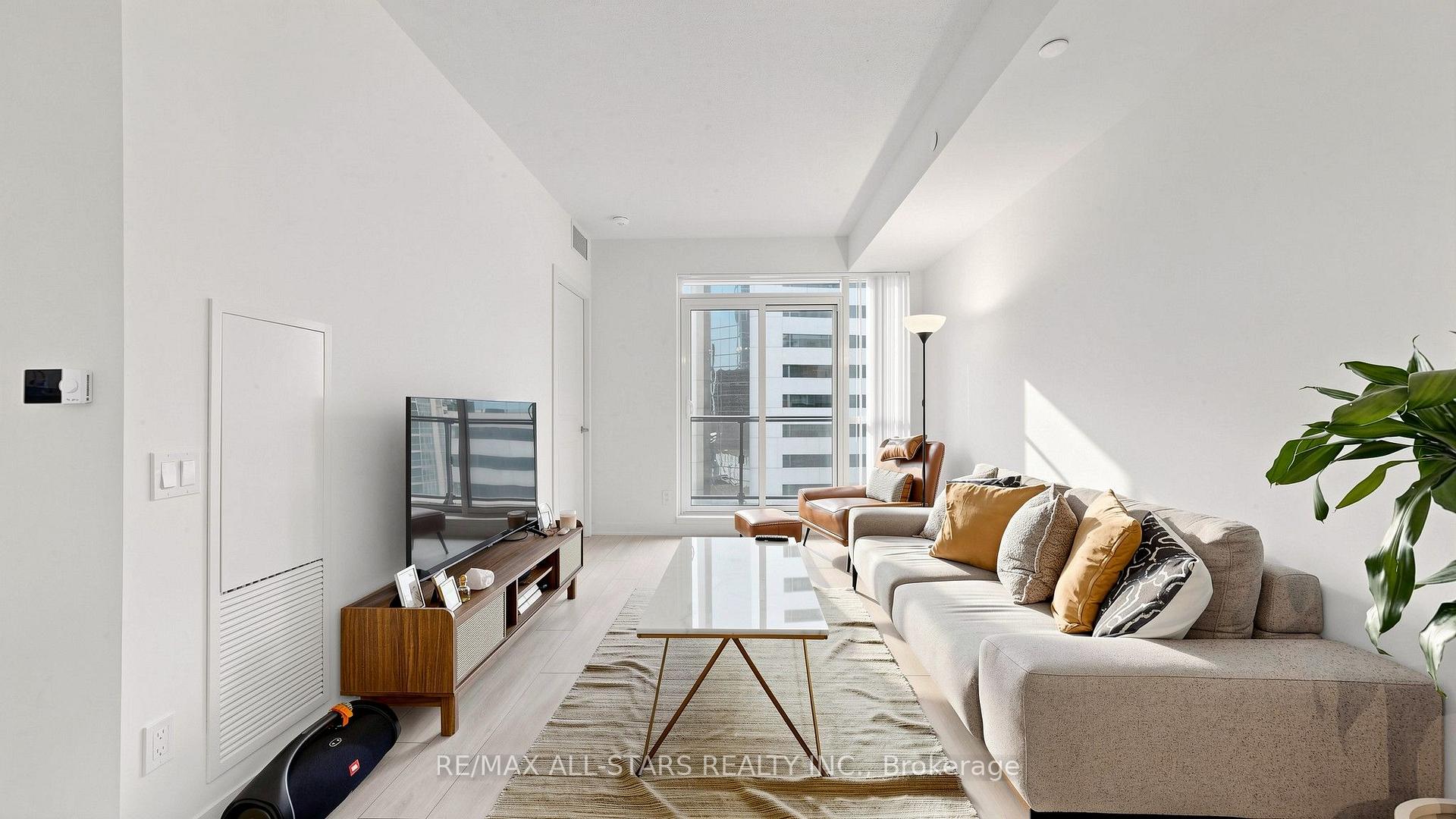 Photo 11 of Unit 1609, 4955 Yonge Street, North York, Willowdale East — HOMEH