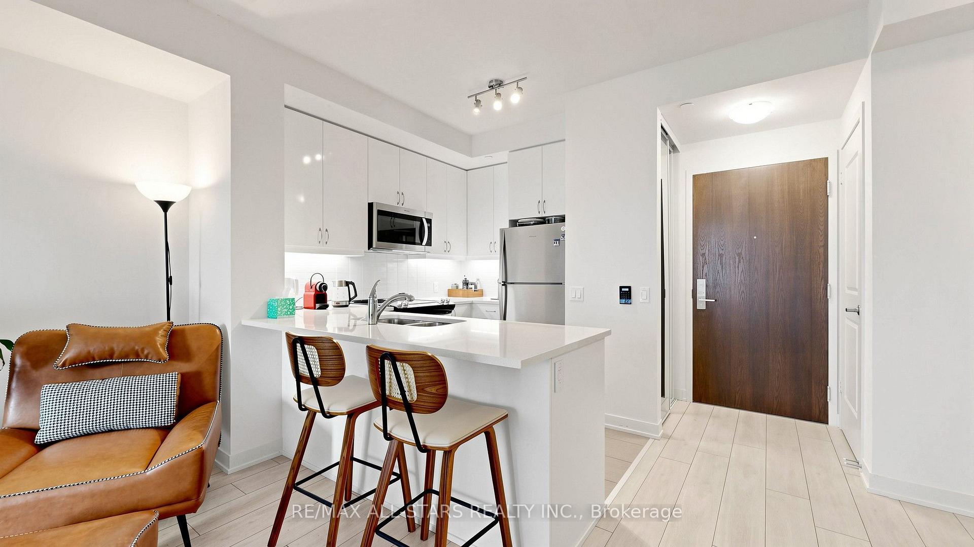 Photo 13 of Unit 1609, 4955 Yonge Street, North York, Willowdale East — HOMEH