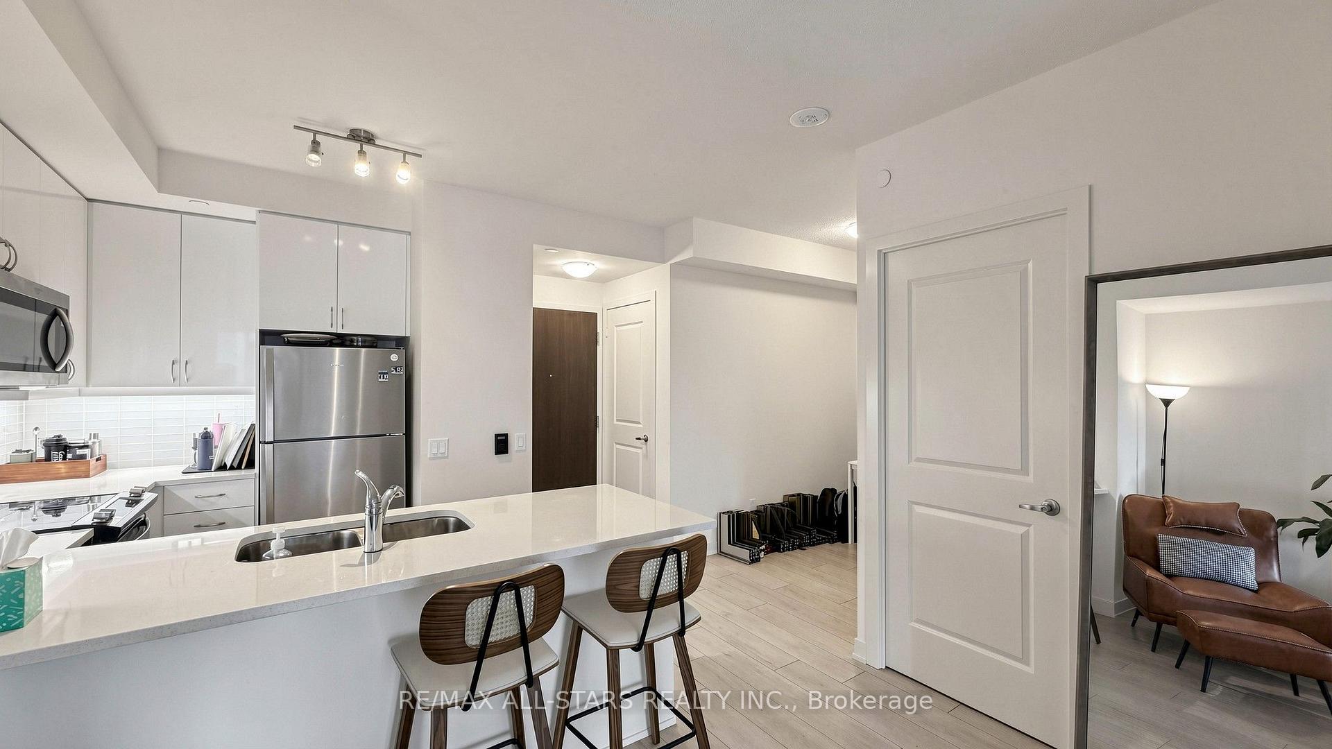 Photo 14 of Unit 1609, 4955 Yonge Street, North York, Willowdale East — HOMEH