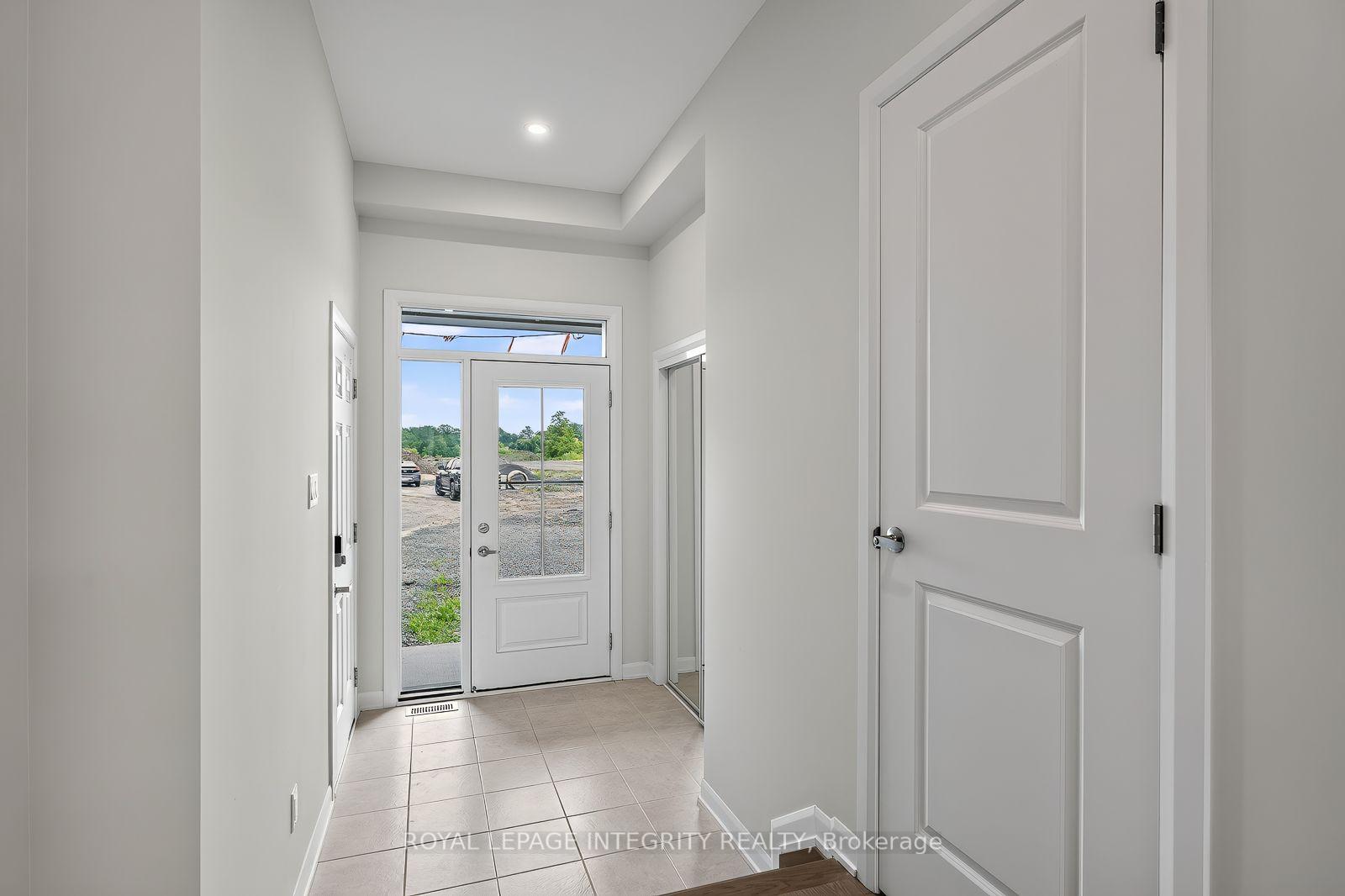 Photo 3 of 740 Tadpole Crescent, Ottawa, Barrhaven - Half Moon Bay — HOMEH