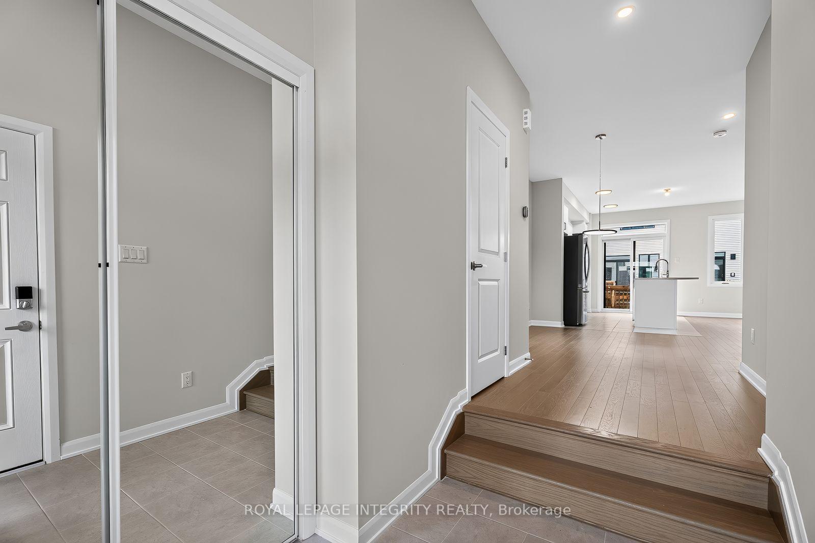 Photo 4 of 740 Tadpole Crescent, Ottawa, Barrhaven - Half Moon Bay — HOMEH