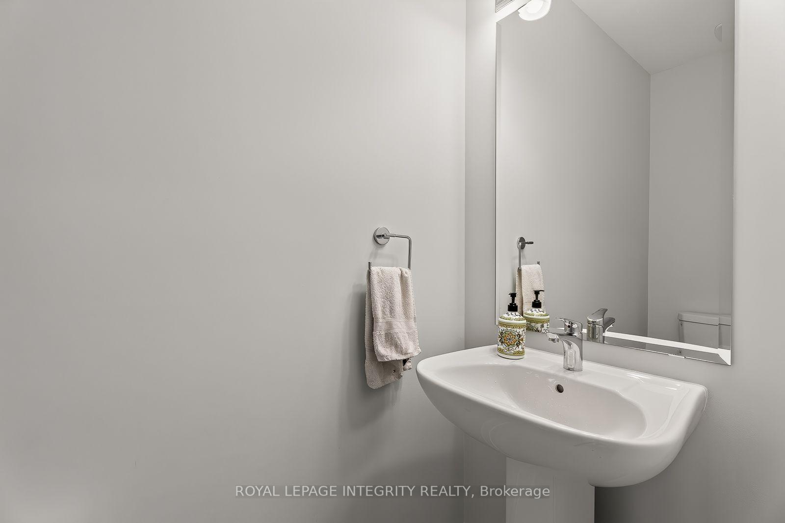 Photo 5 of 740 Tadpole Crescent, Ottawa, Barrhaven - Half Moon Bay — HOMEH