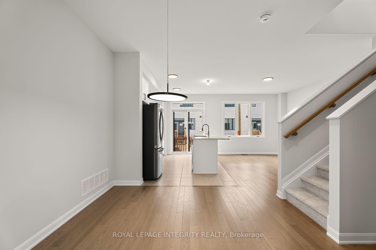 Photo 6 of 740 Tadpole Crescent, Ottawa, Barrhaven - Half Moon Bay — HOMEH
