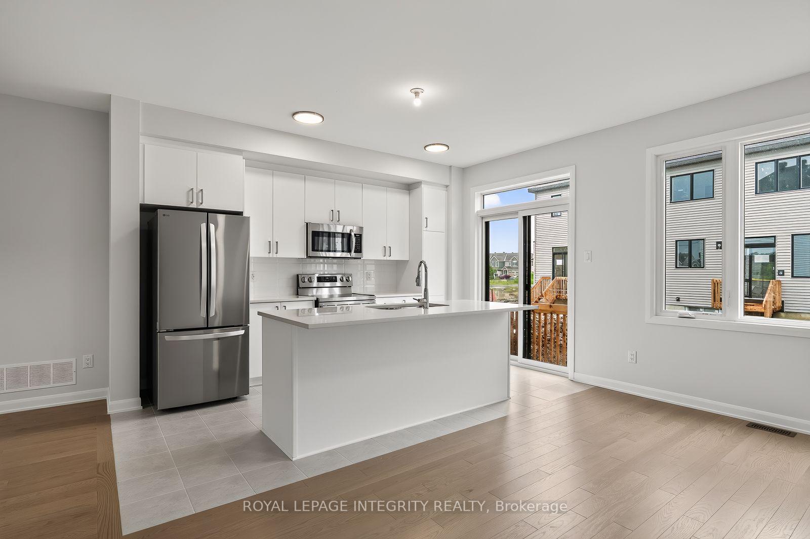 Photo 9 of 740 Tadpole Crescent, Ottawa, Barrhaven - Half Moon Bay — HOMEH
