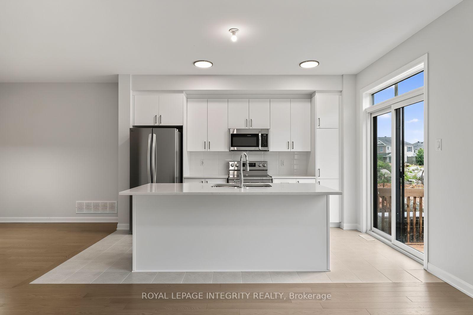Photo 10 of 740 Tadpole Crescent, Ottawa, Barrhaven - Half Moon Bay — HOMEH