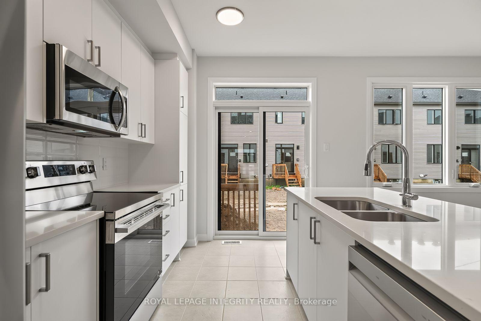 Photo 11 of 740 Tadpole Crescent, Ottawa, Barrhaven - Half Moon Bay — HOMEH