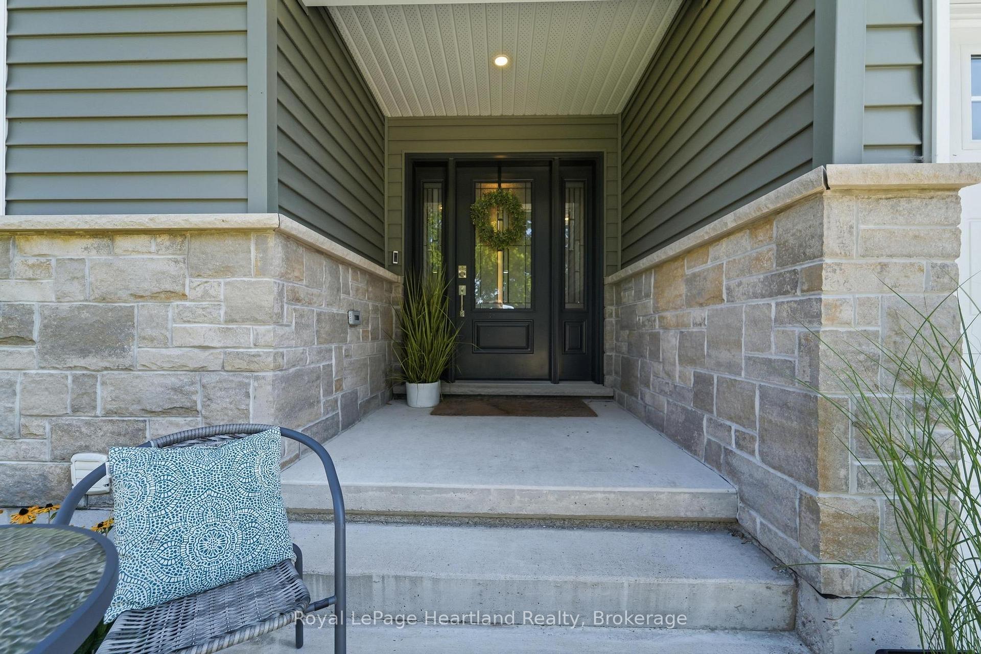 Photo 4 of 250 Wellington Street, North Huron, Blyth — HOMEH