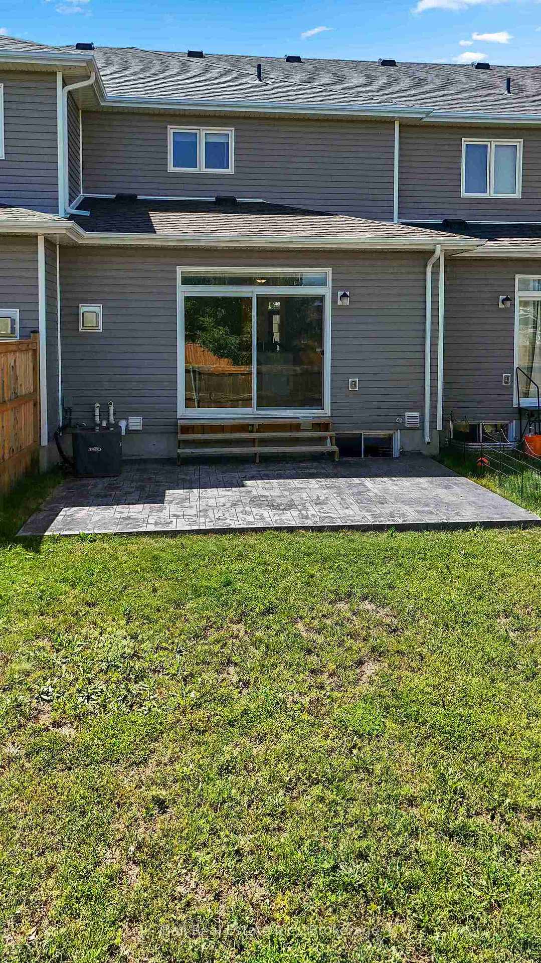 Photo 5 of 1534 Davenport Crescent, Kingston, City Northwest — HOMEH