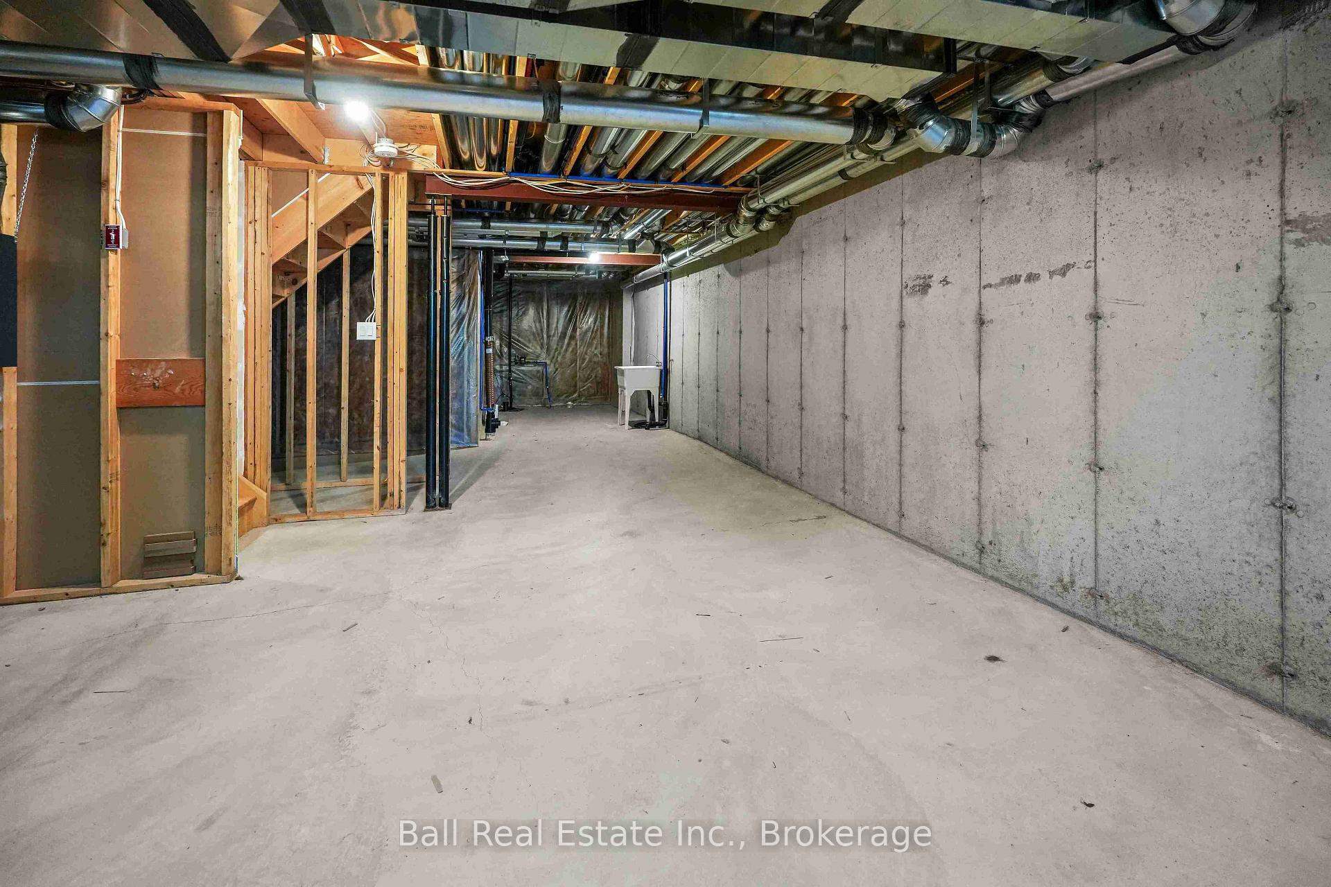 Photo 43 of 1534 Davenport Crescent, Kingston, City Northwest — HOMEH