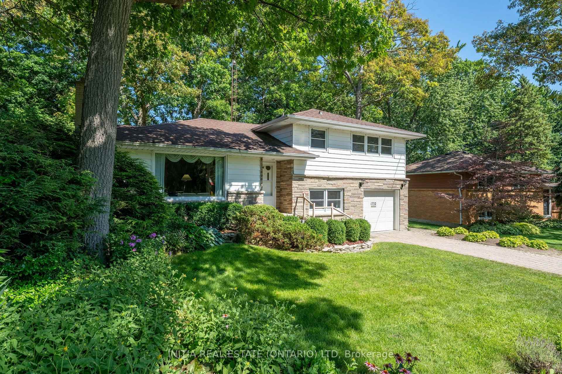 Photo 5 of 1732 Rutherglen Close, Sarnia — HOMEH