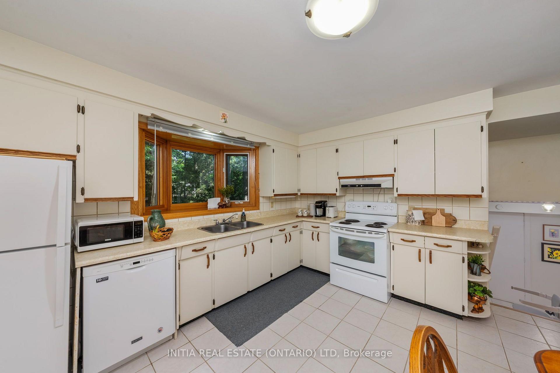 Photo 36 of 1732 Rutherglen Close, Sarnia — HOMEH