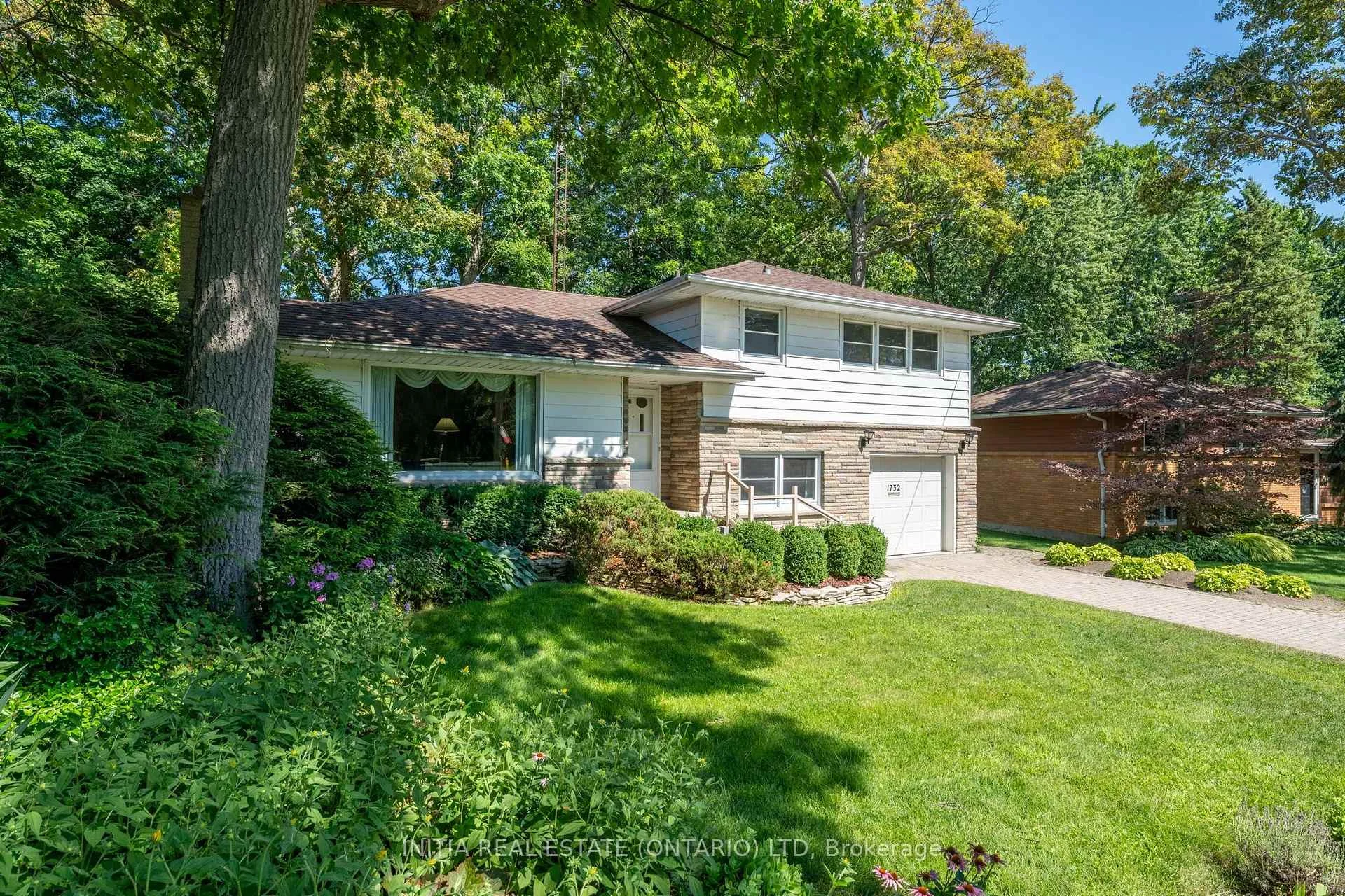 Photo 6 of 1732 Rutherglen Close, Sarnia — HOMEH