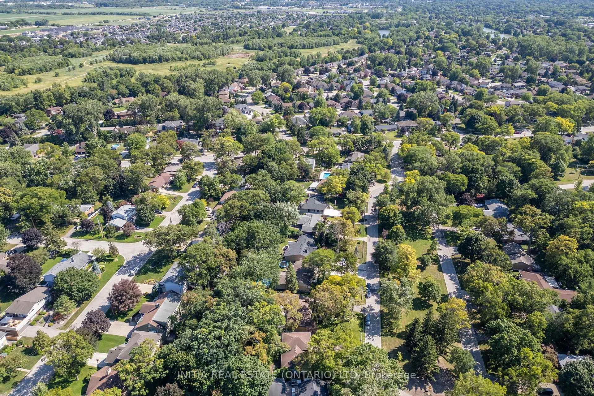 Photo 16 of 1732 Rutherglen Close, Sarnia — HOMEH
