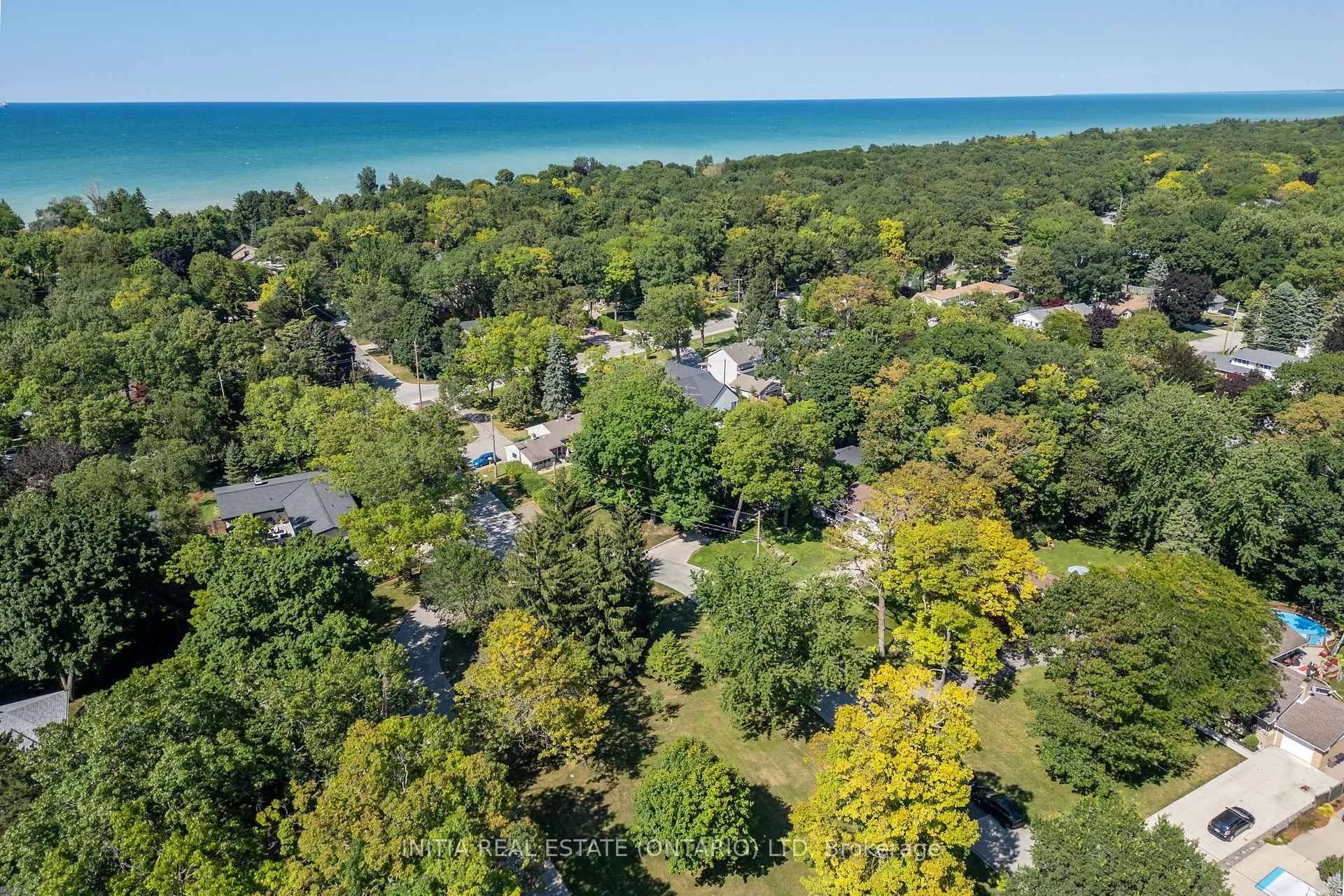 Photo 19 of 1732 Rutherglen Close, Sarnia — HOMEH