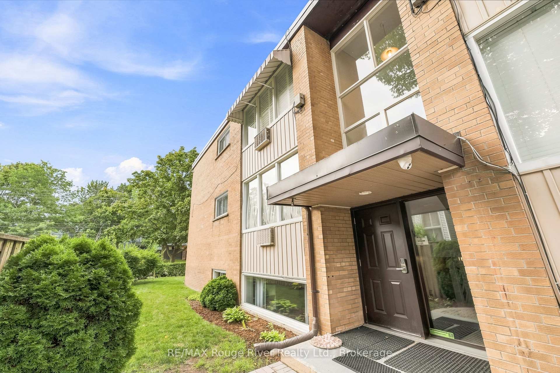 Photo 3 of Unit 3, 242 D'arcy Street, Cobourg — HOMEH