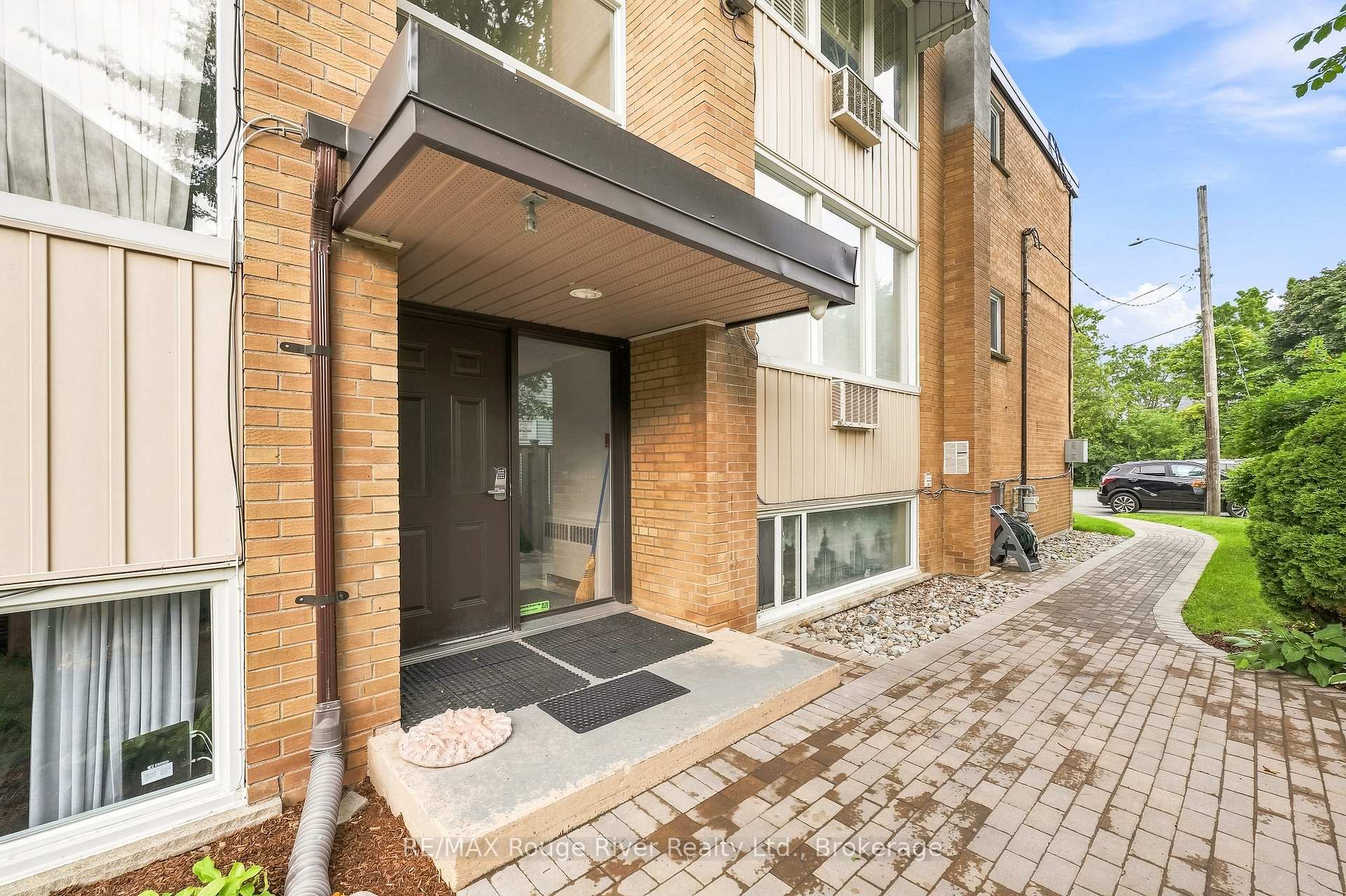 Photo 4 of Unit 3, 242 D'arcy Street, Cobourg — HOMEH