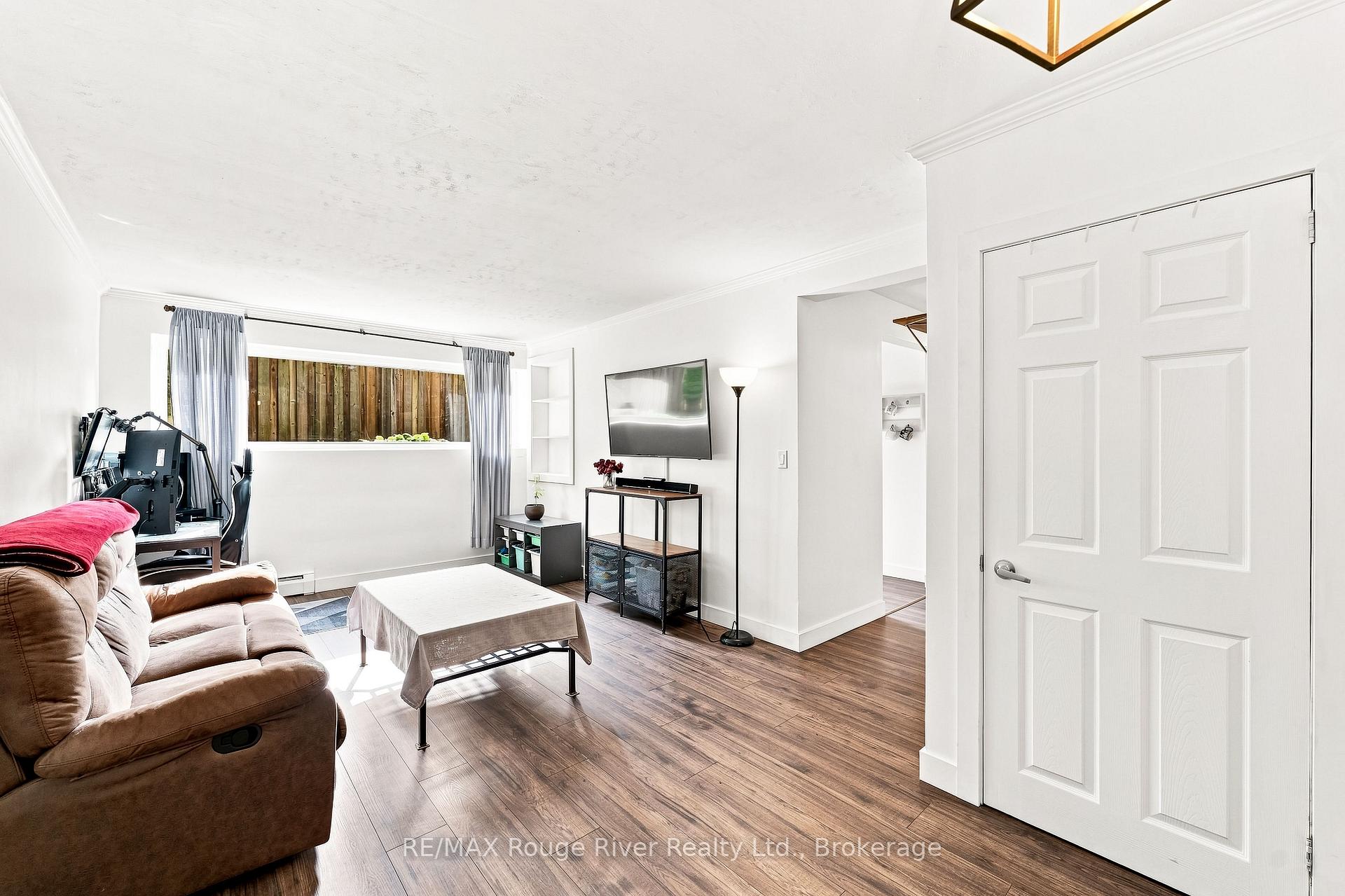 Photo 5 of Unit 3, 242 D'arcy Street, Cobourg — HOMEH