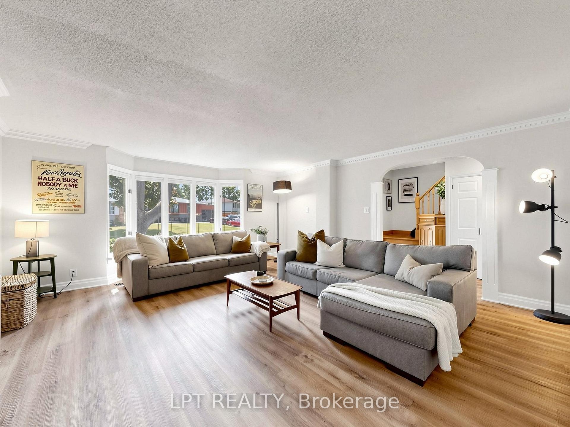 Photo 8 of 70 Roberts Crescent, Brampton, Brampton East — HOMEH