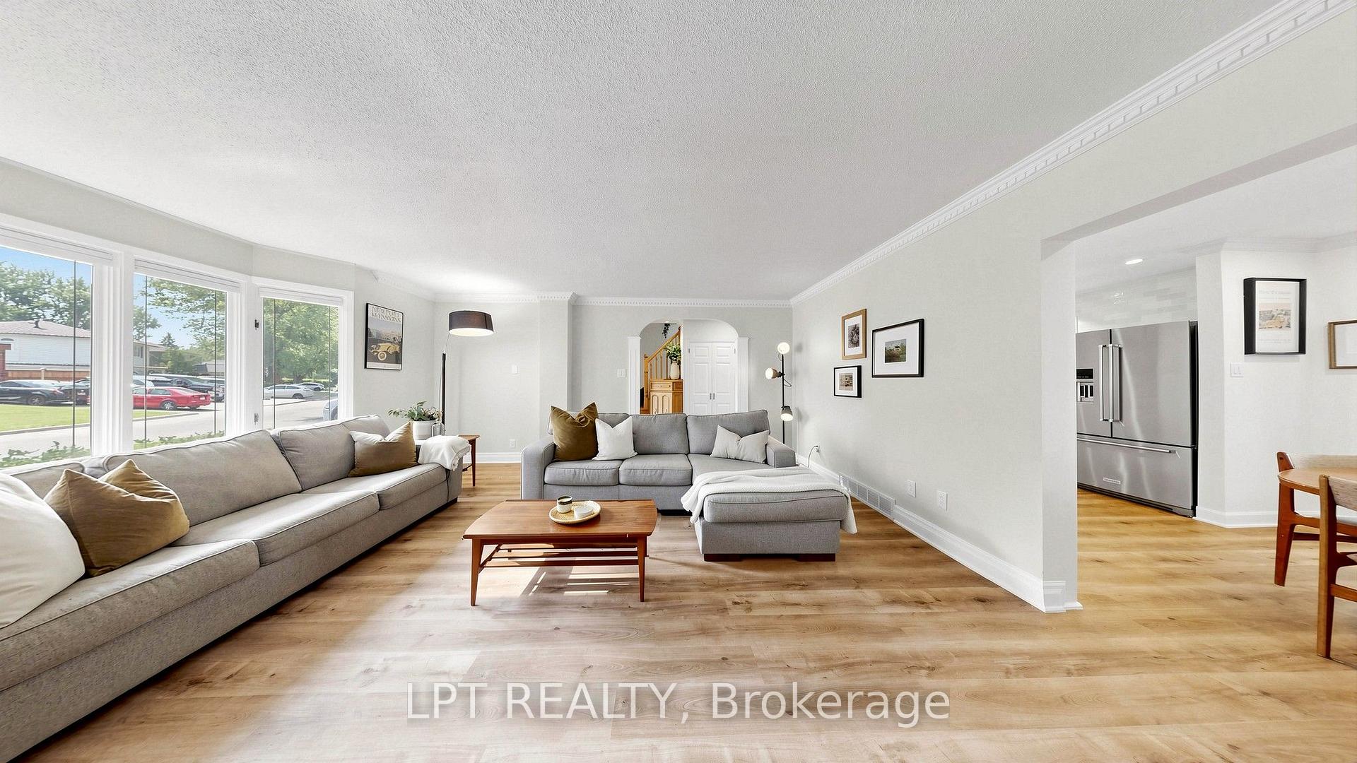 Photo 9 of 70 Roberts Crescent, Brampton, Brampton East — HOMEH