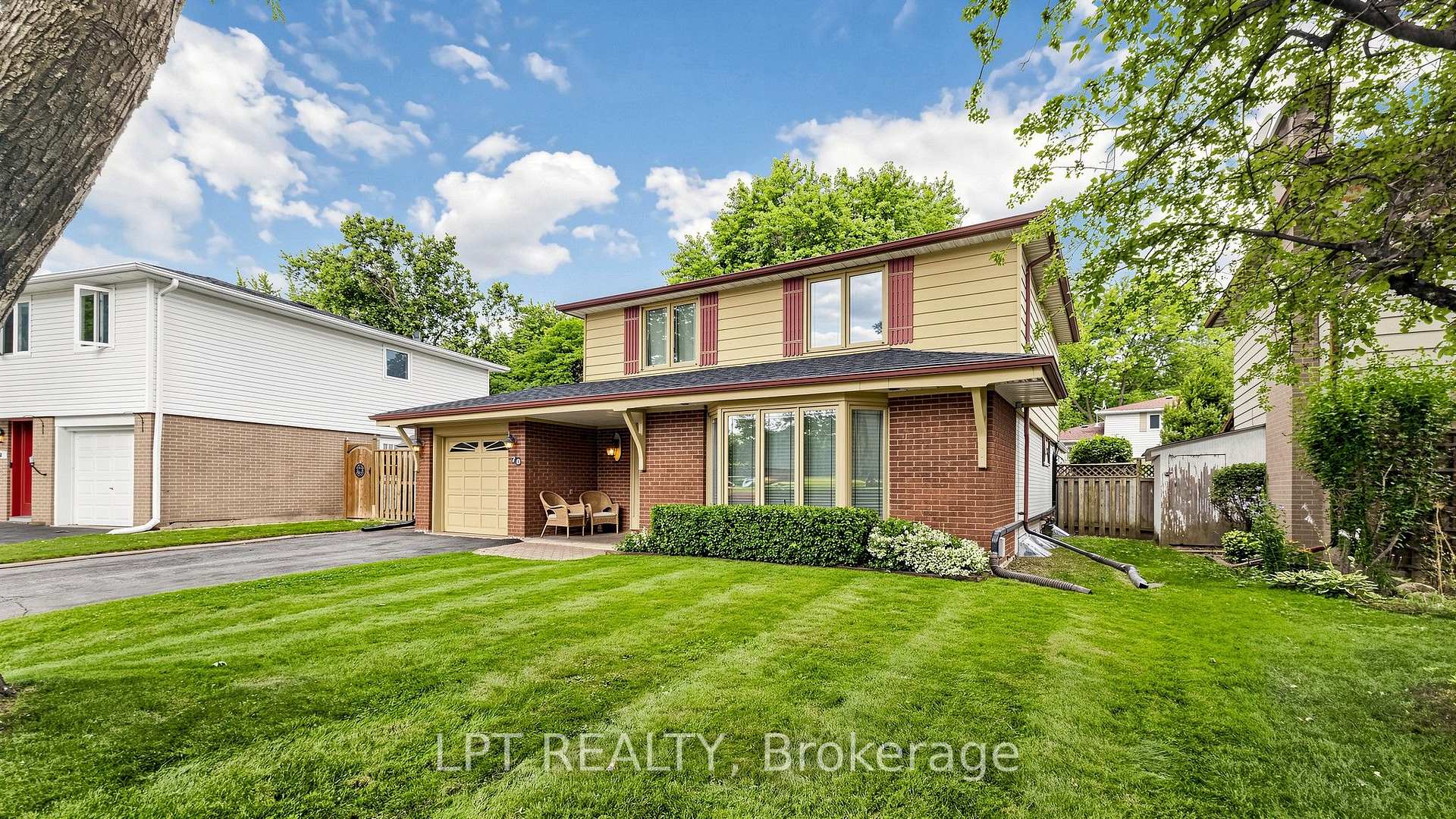Photo 3 of 70 Roberts Crescent, Brampton, Brampton East — HOMEH
