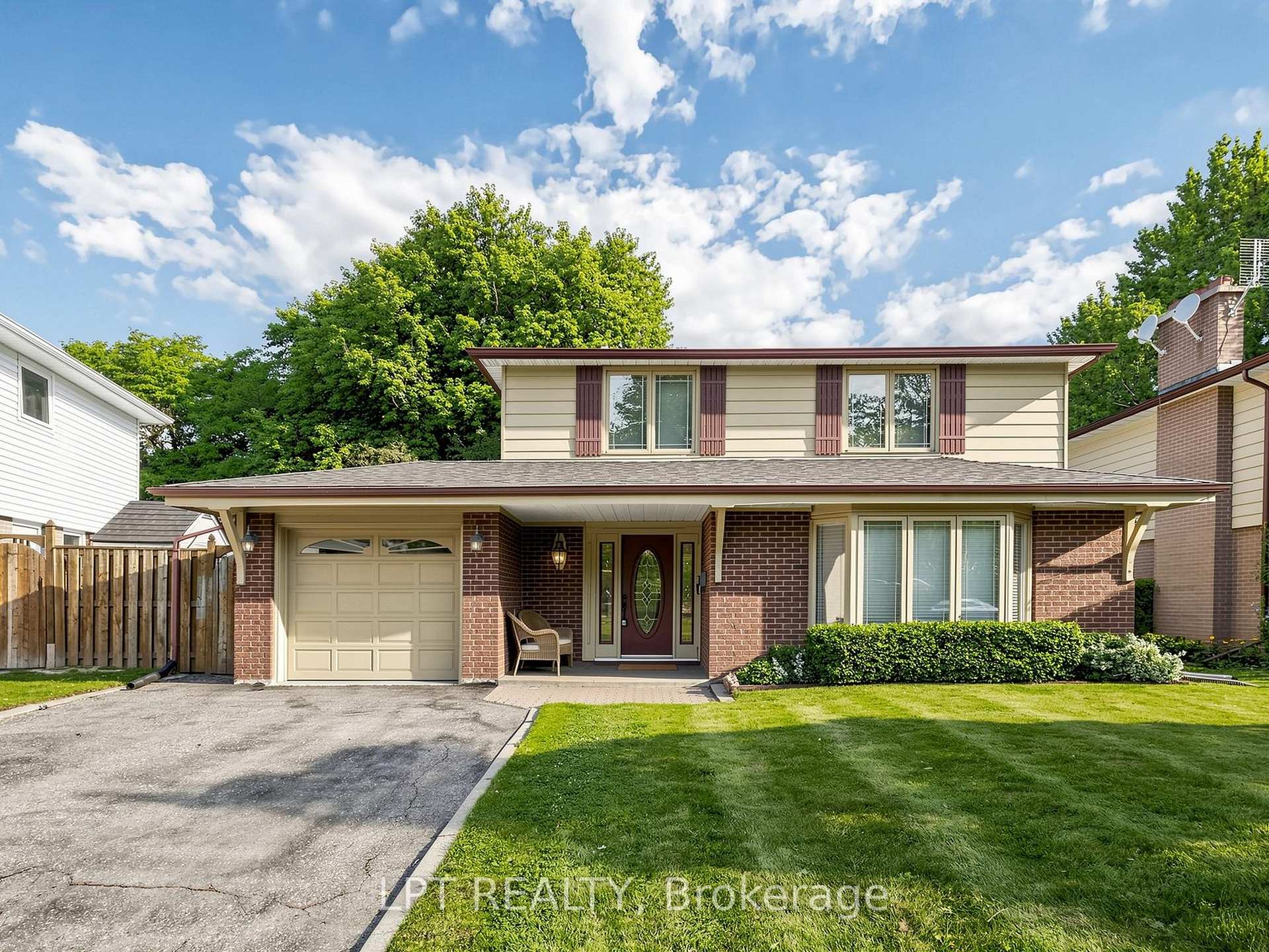 Photo 1 of 70 Roberts Crescent, Brampton, Brampton East — HOMEH
