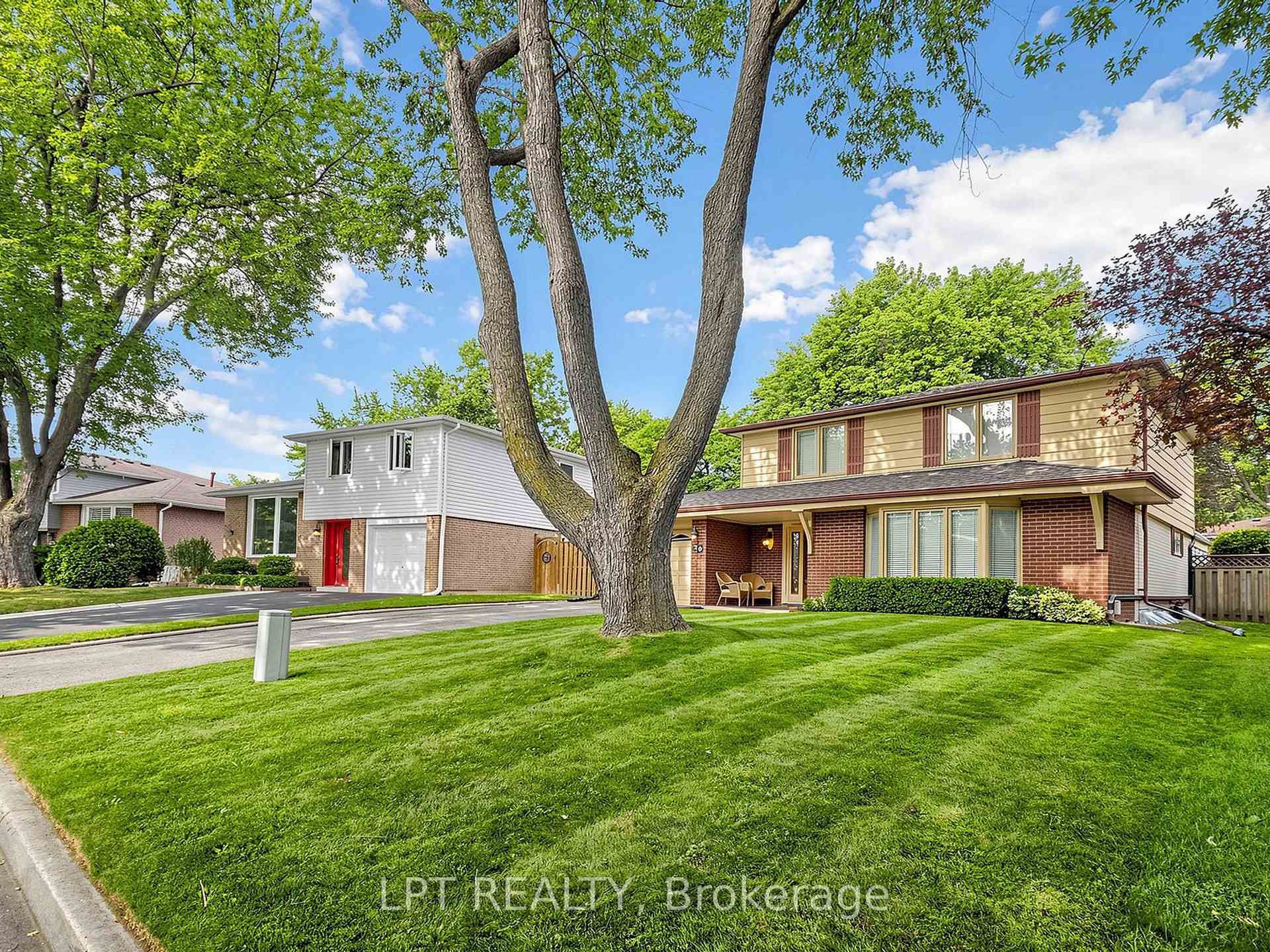 Photo 5 of 70 Roberts Crescent, Brampton, Brampton East — HOMEH