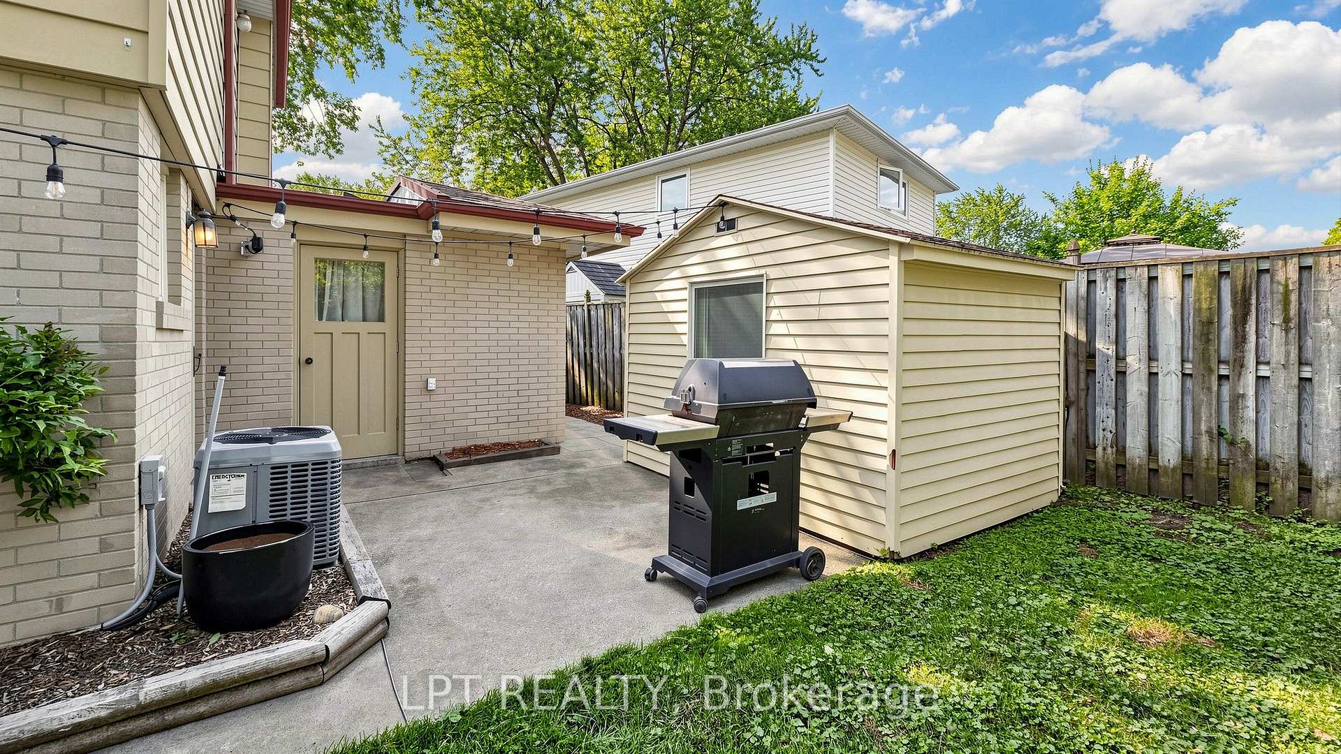 Photo 30 of 70 Roberts Crescent, Brampton, Brampton East — HOMEH