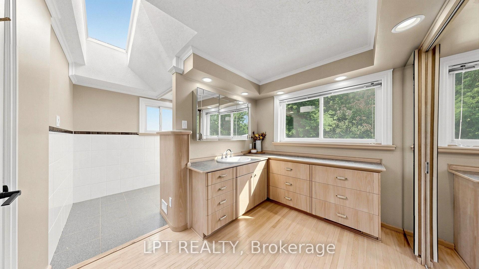 Photo 39 of 70 Roberts Crescent, Brampton, Brampton East — HOMEH