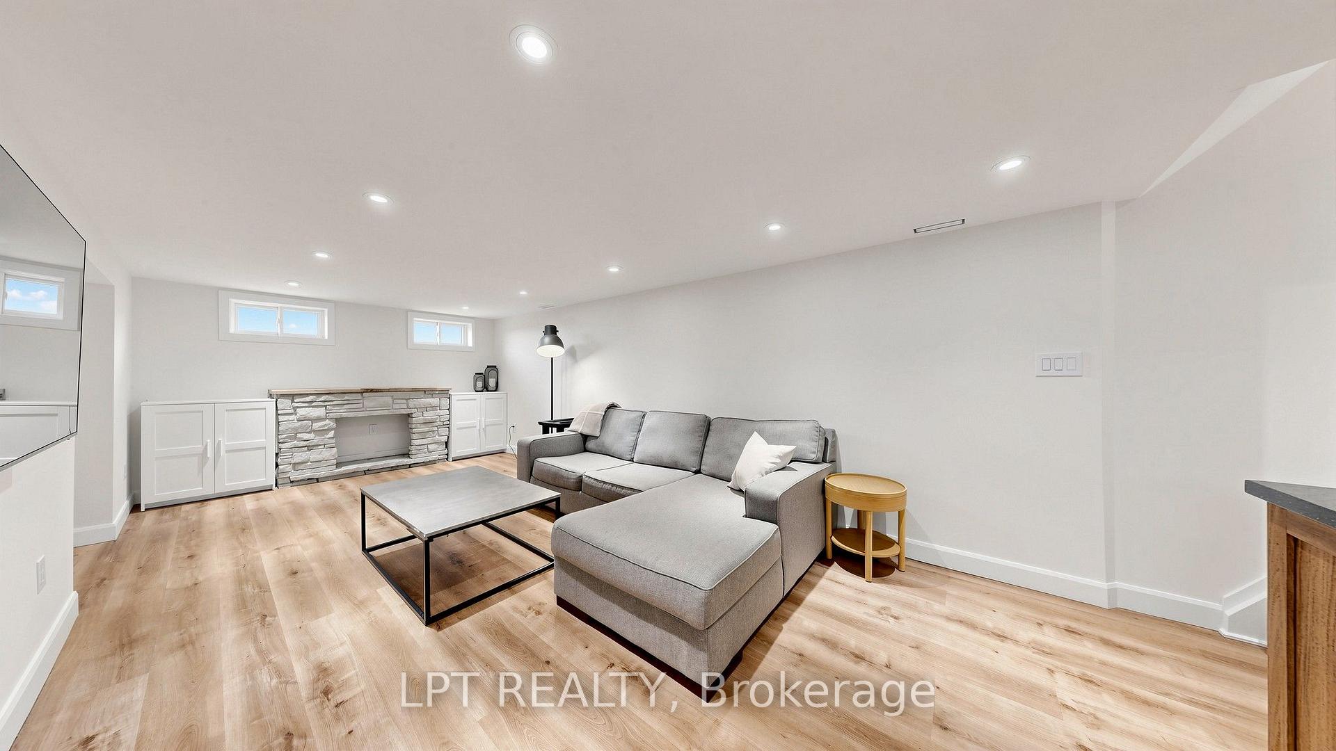 Photo 45 of 70 Roberts Crescent, Brampton, Brampton East — HOMEH