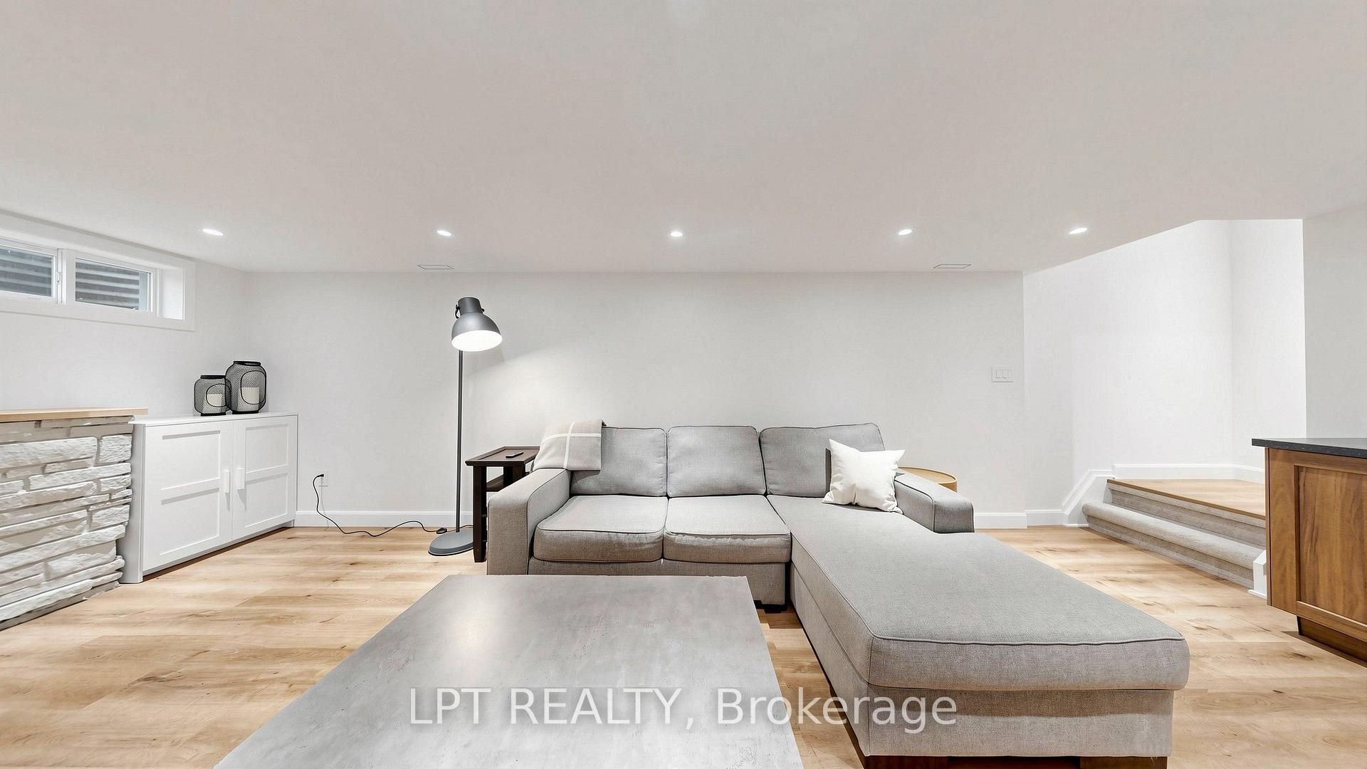 Photo 46 of 70 Roberts Crescent, Brampton, Brampton East — HOMEH