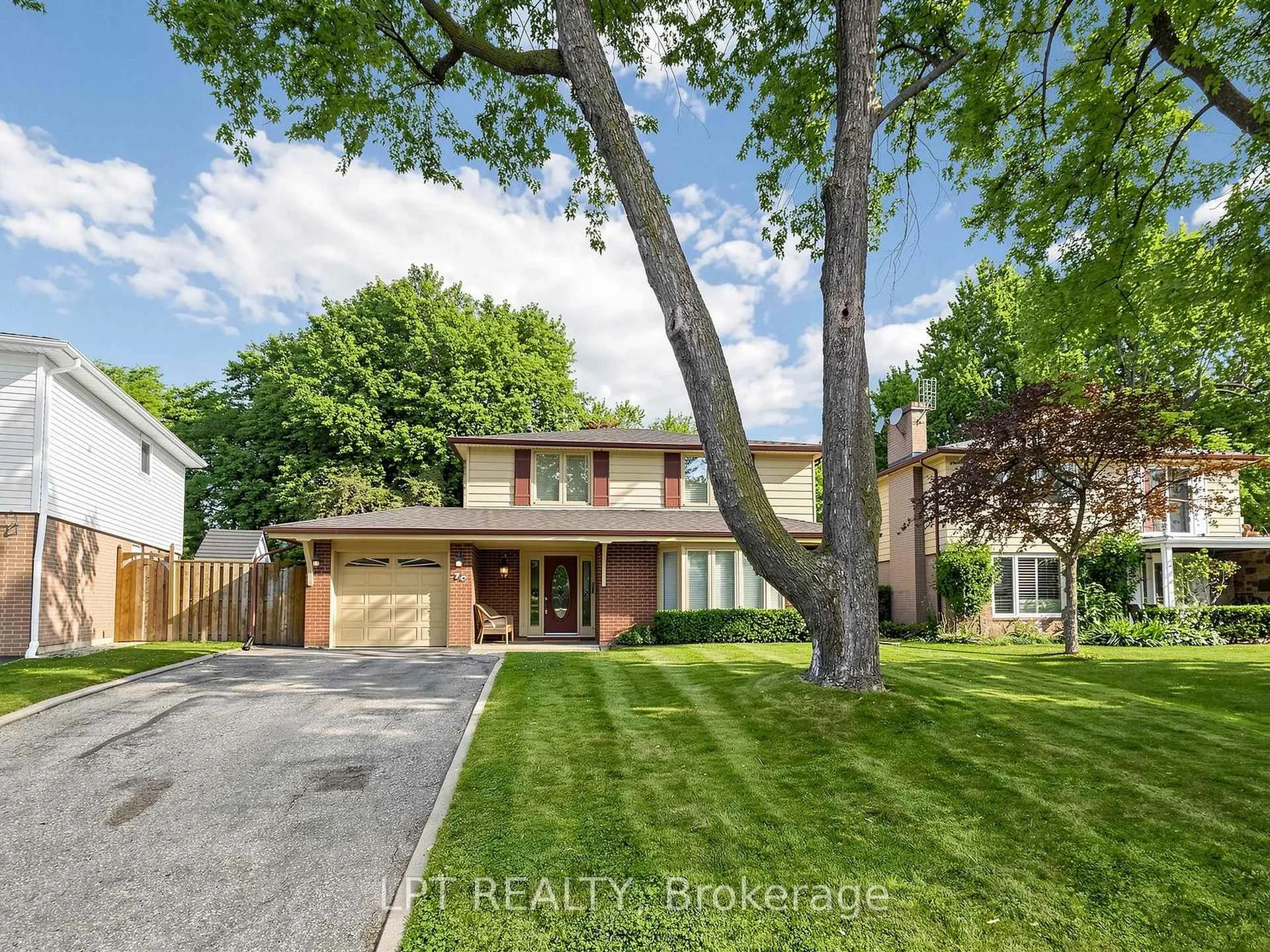 Photo 6 of 70 Roberts Crescent, Brampton, Brampton East — HOMEH
