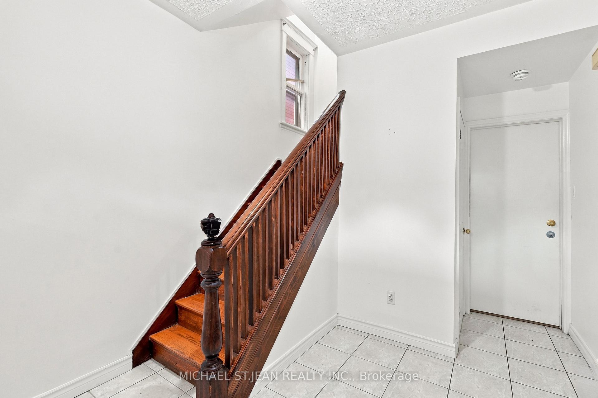 Photo 7 of 105 Rosemont Avenue, Hamilton, Stipley — HOMEH