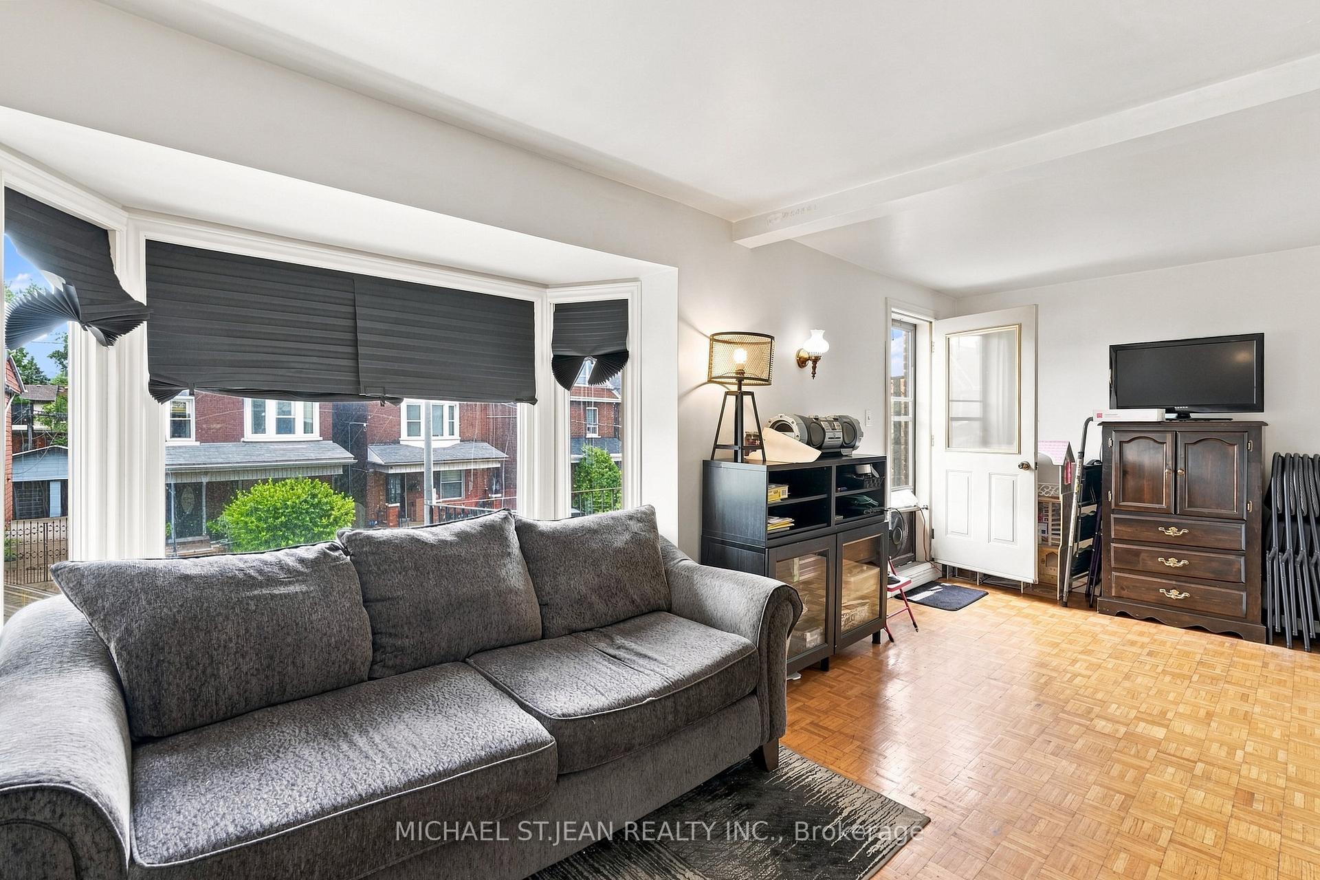 Photo 9 of 105 Rosemont Avenue, Hamilton, Stipley — HOMEH