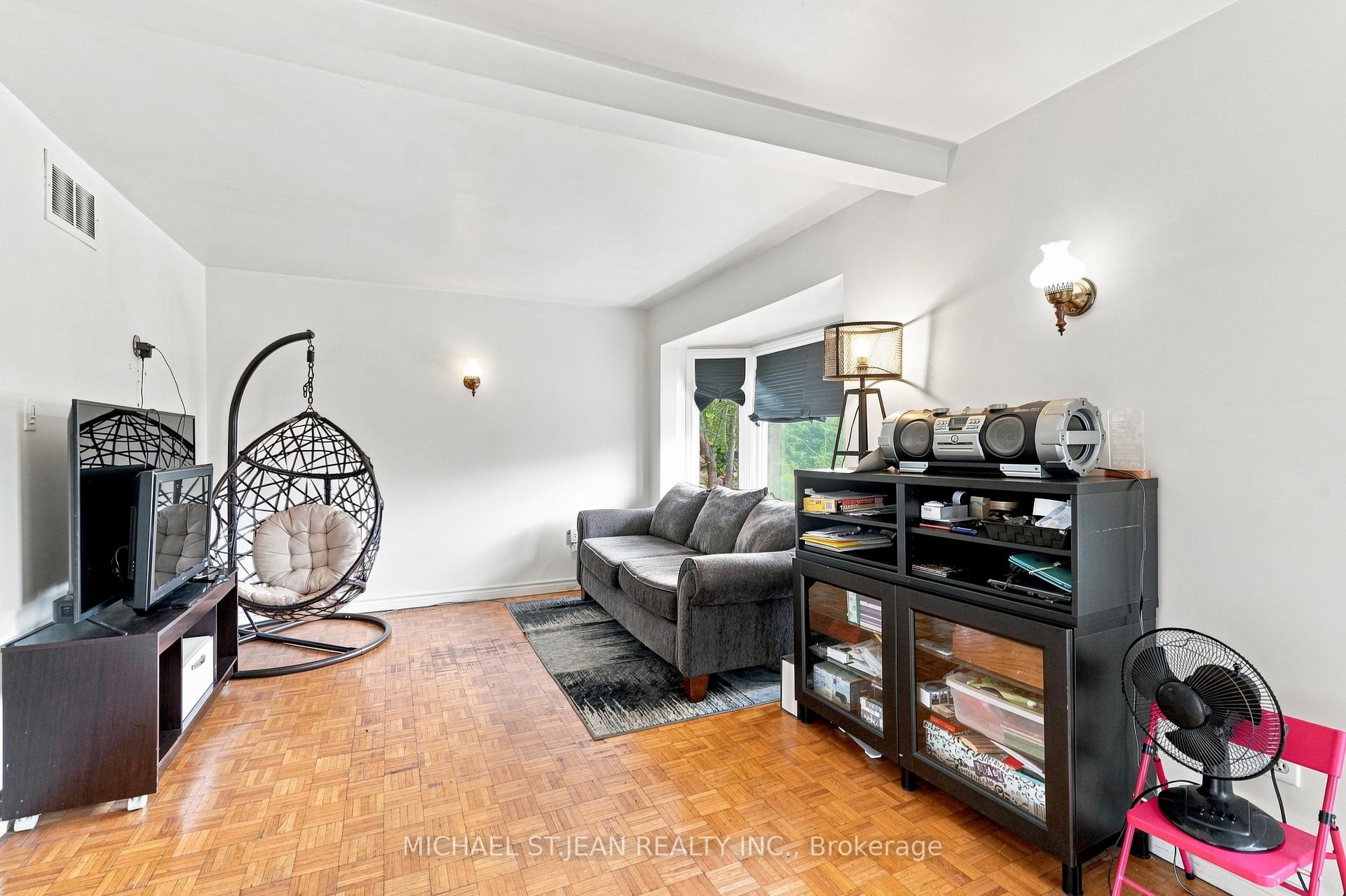 Photo 11 of 105 Rosemont Avenue, Hamilton, Stipley — HOMEH