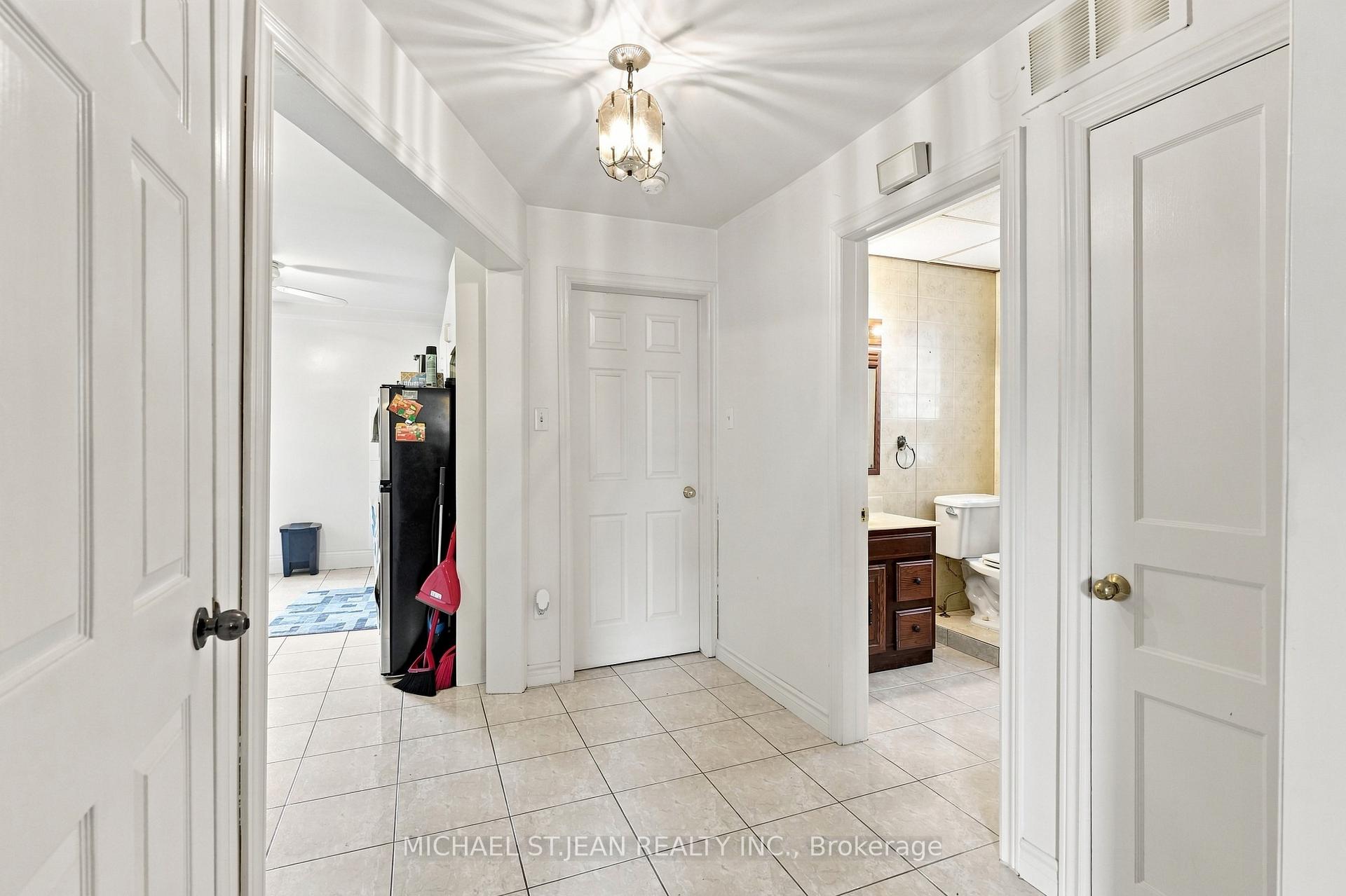 Photo 12 of 105 Rosemont Avenue, Hamilton, Stipley — HOMEH