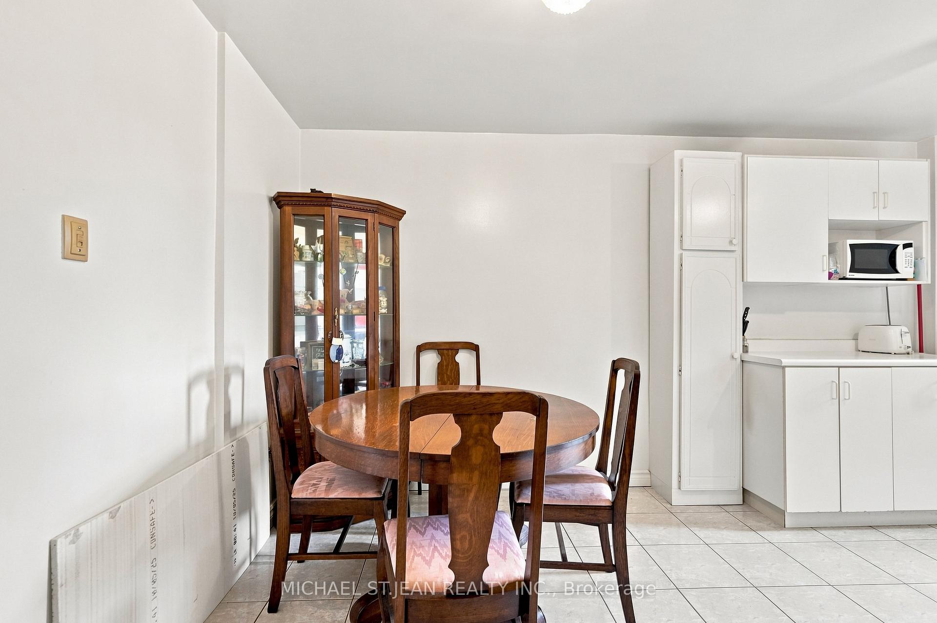 Photo 18 of 105 Rosemont Avenue, Hamilton, Stipley — HOMEH