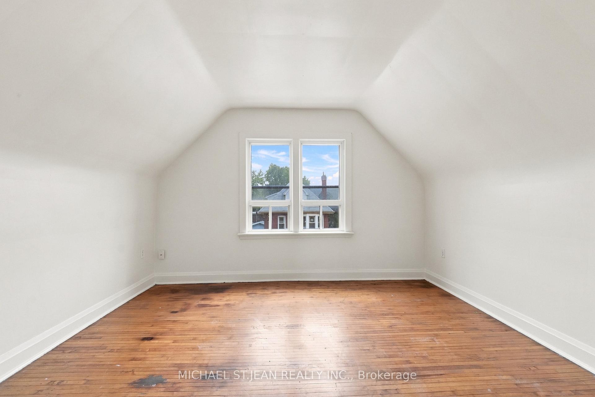 Photo 19 of 105 Rosemont Avenue, Hamilton, Stipley — HOMEH