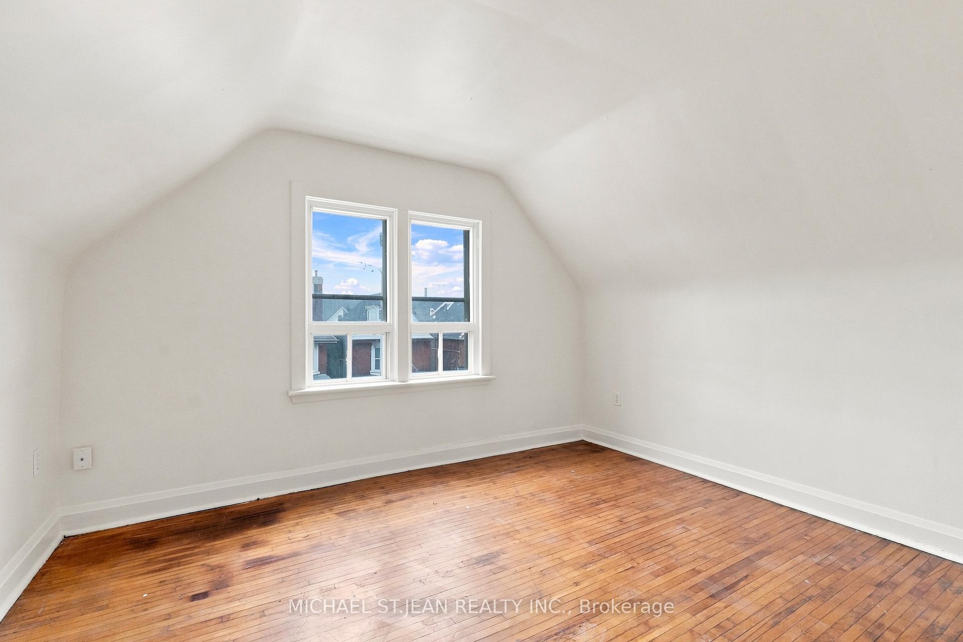 Photo 22 of 105 Rosemont Avenue, Hamilton, Stipley — HOMEH