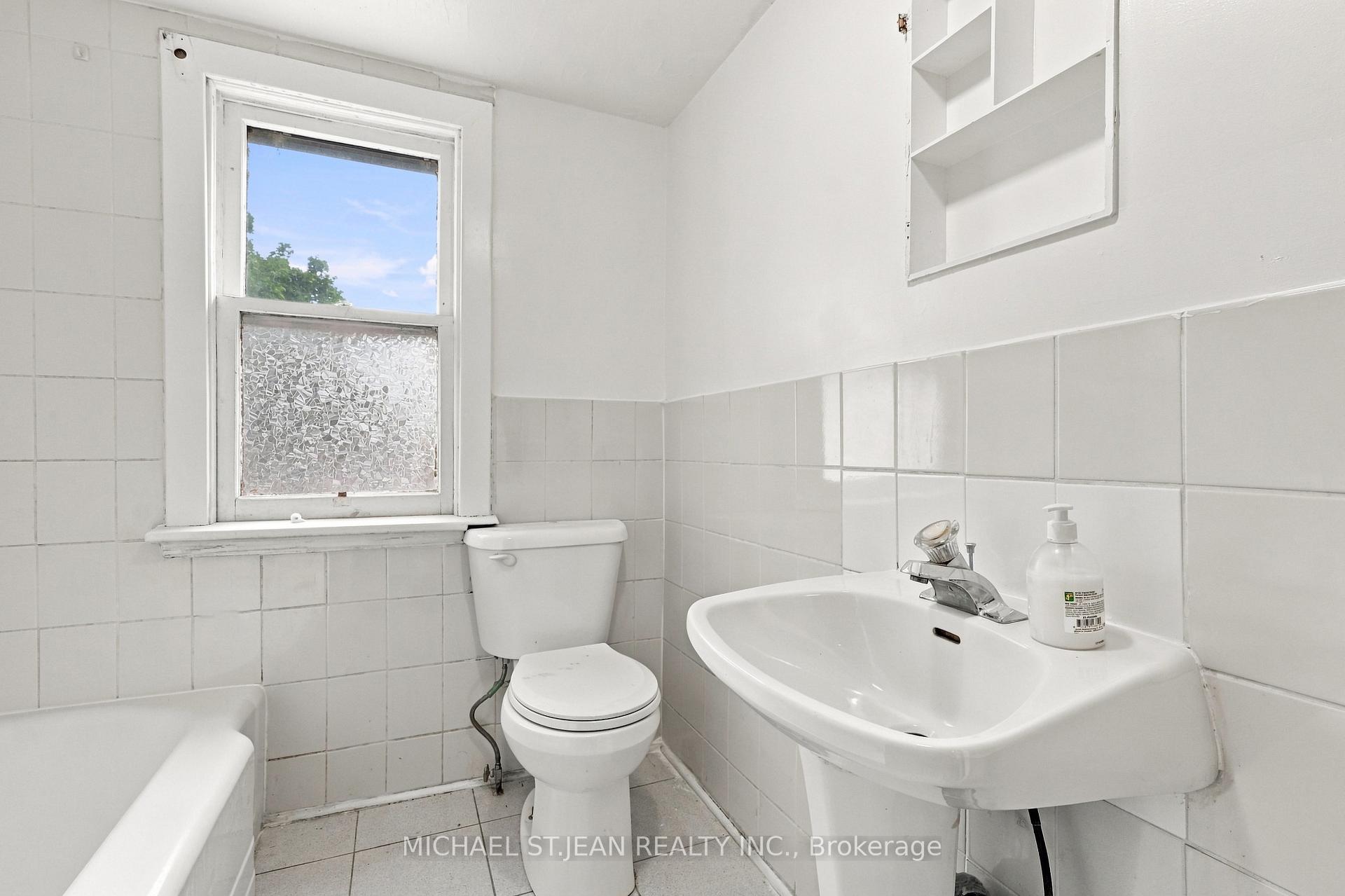 Photo 24 of 105 Rosemont Avenue, Hamilton, Stipley — HOMEH